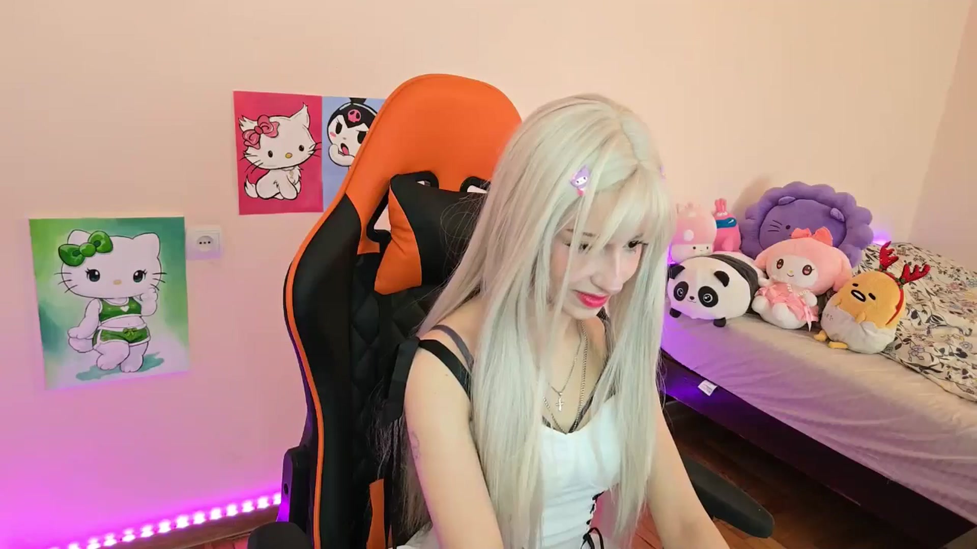Gallery image thumbnail from PureBlush_xo's myfreecams stream on, 04/19/2026, 07:27 image 12 of 20