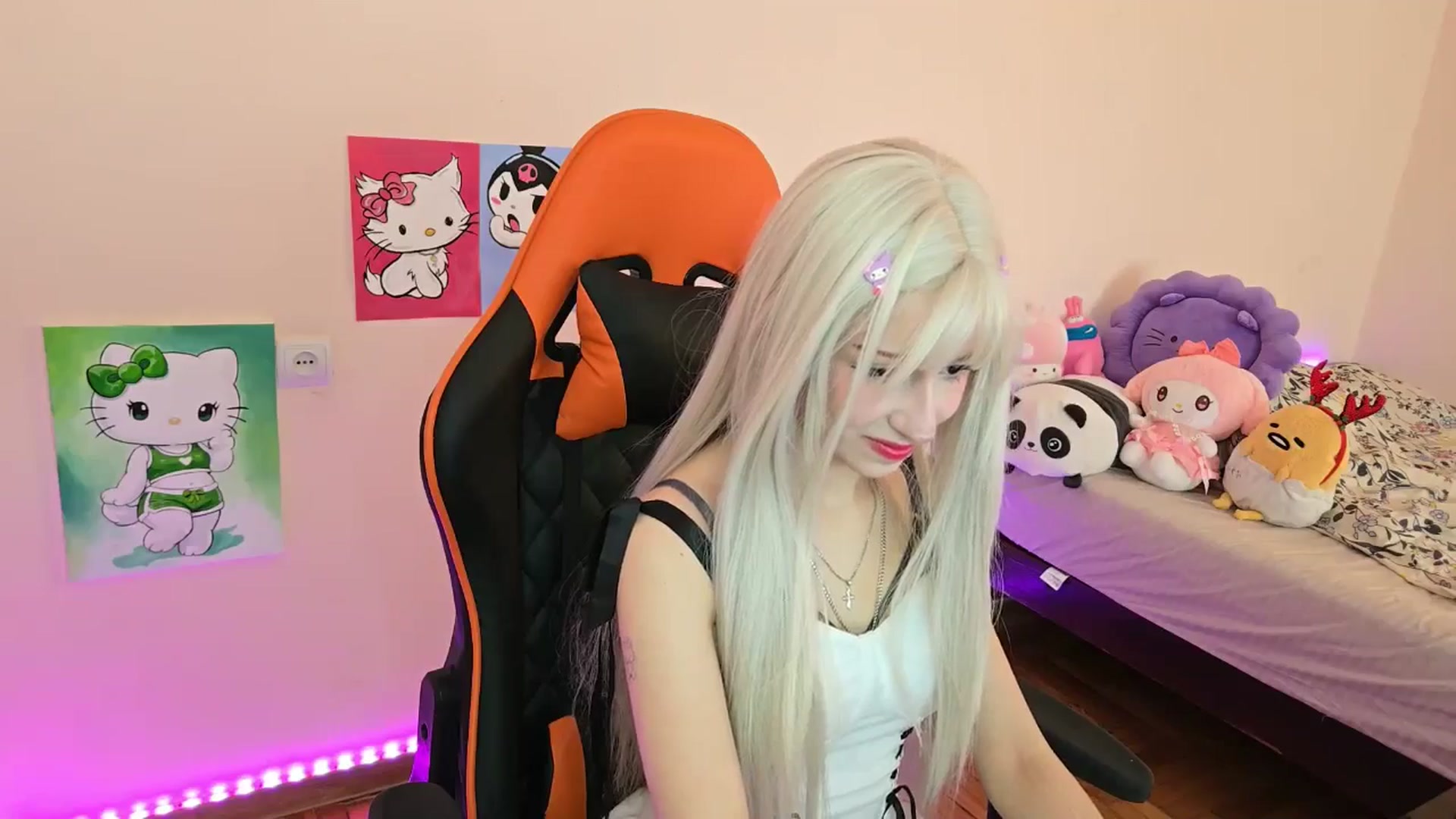 Gallery image thumbnail from PureBlush_xo's myfreecams stream on, 04/19/2026, 07:27 image 11 of 20