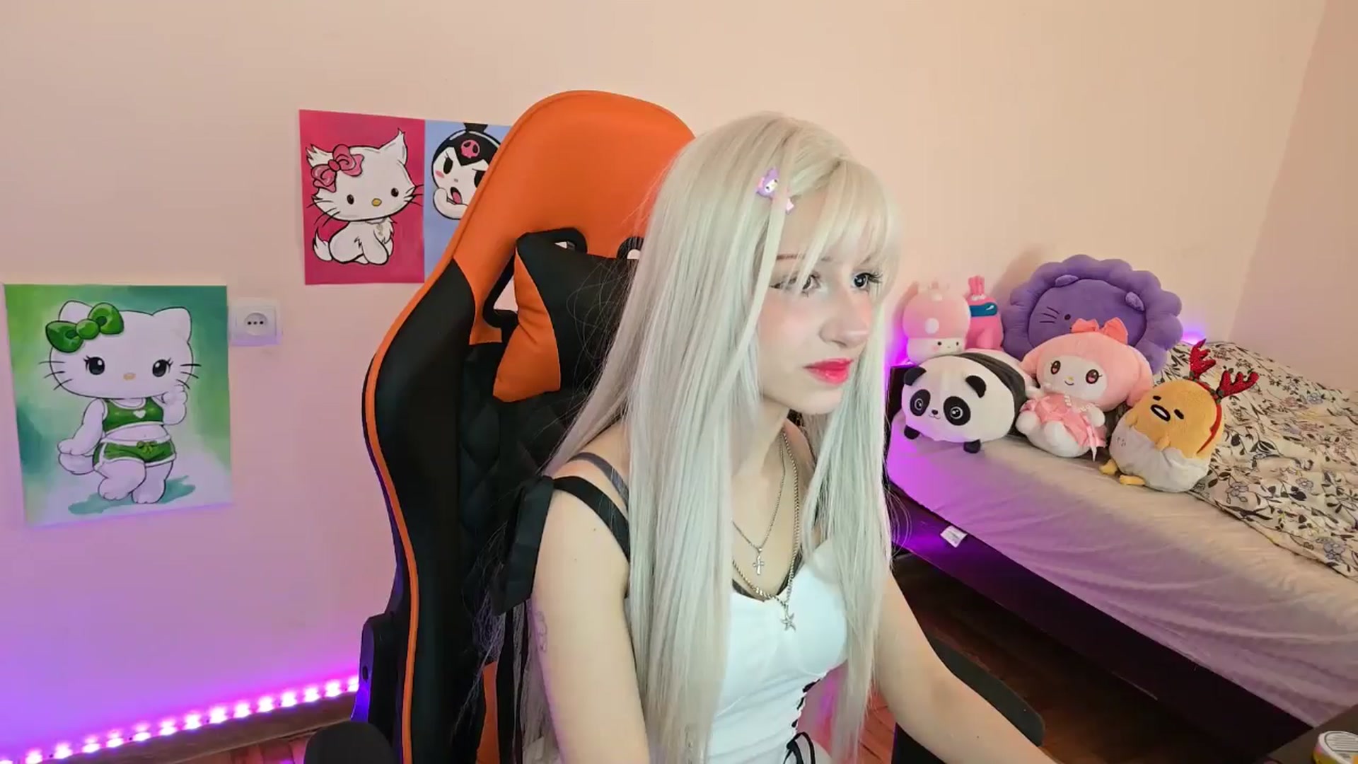 Gallery image thumbnail from PureBlush_xo's myfreecams stream on, 04/19/2026, 07:27 image 3 of 20