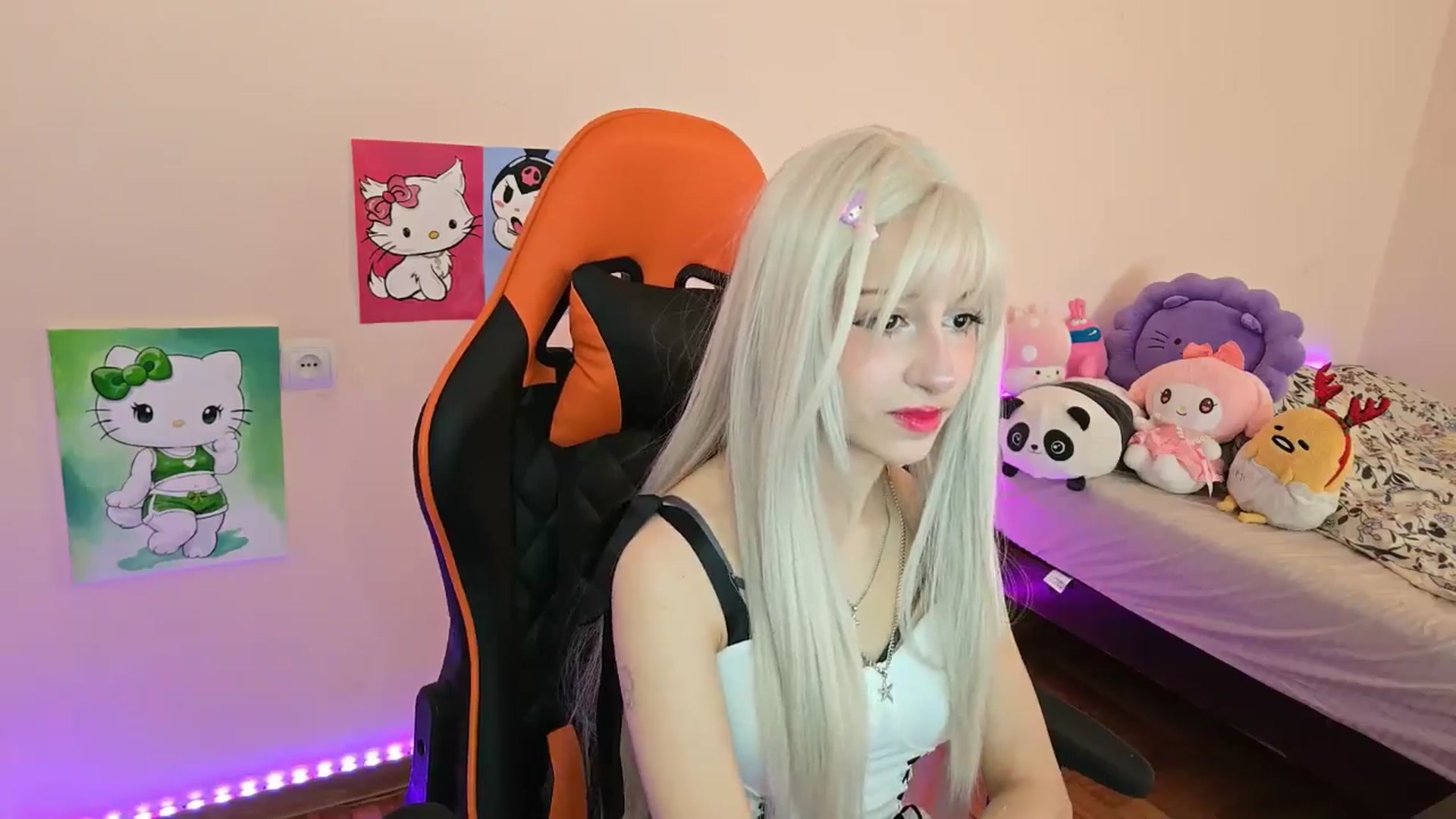 Gallery image thumbnail from PureBlush_xo's myfreecams stream on, 04/19/2026, 07:27 image 4 of 20