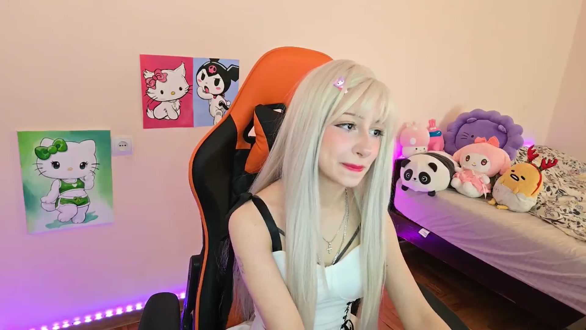 Gallery image thumbnail from PureBlush_xo's myfreecams stream on, 04/19/2026, 07:27 image 16 of 20