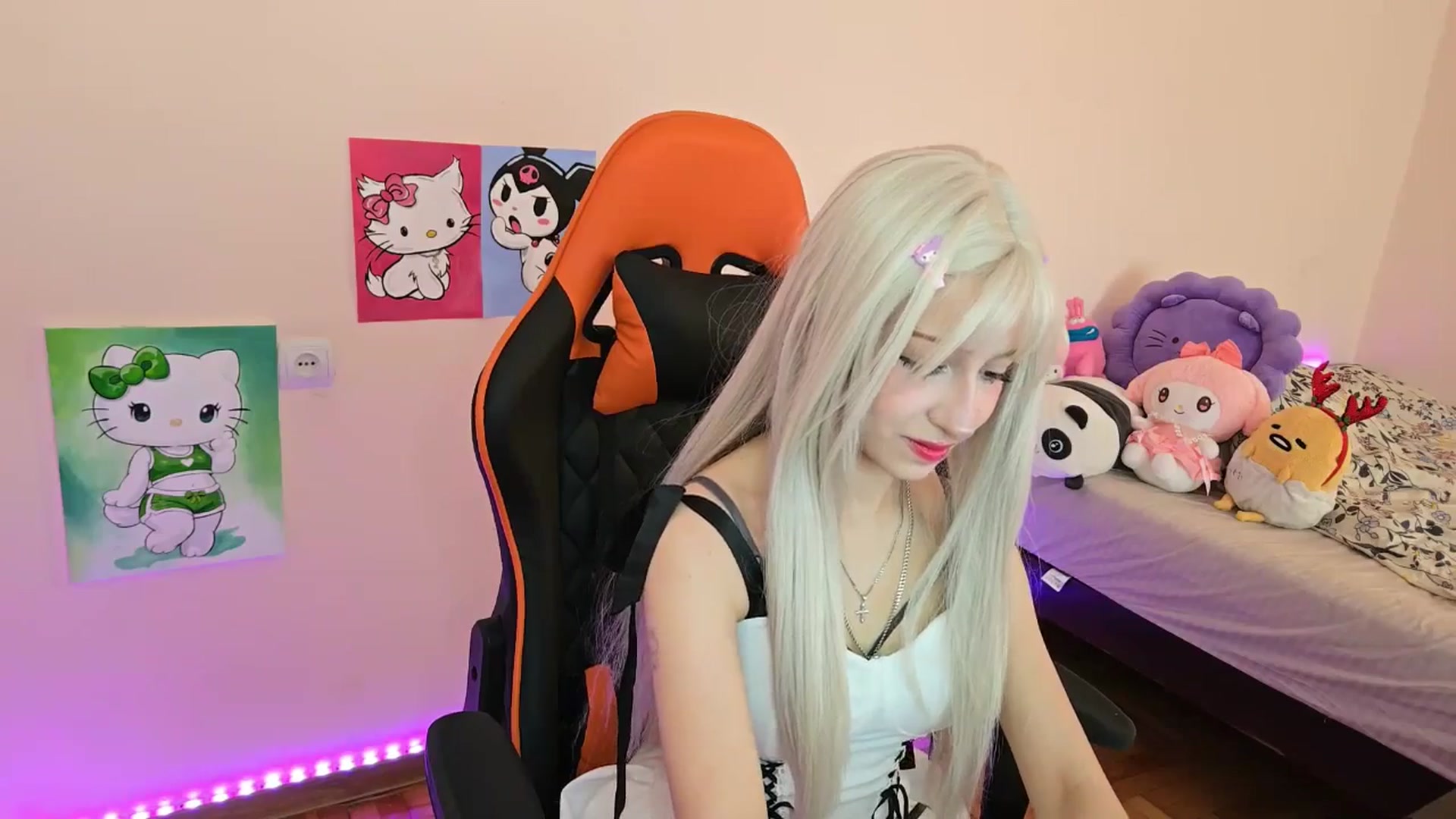 Gallery image thumbnail from PureBlush_xo's myfreecams stream on, 04/19/2026, 07:27 image 7 of 20