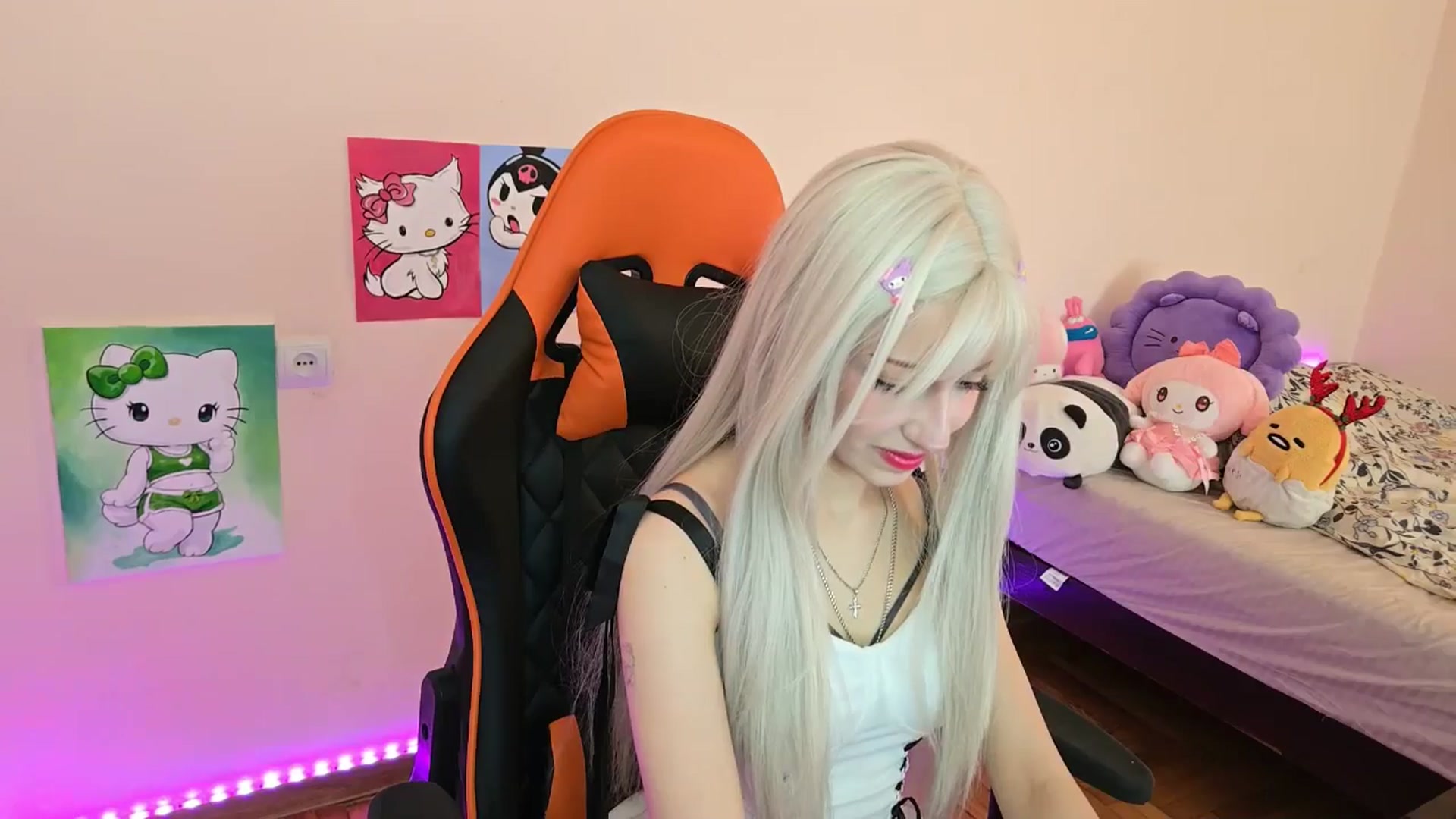 Gallery image thumbnail from PureBlush_xo's myfreecams stream on, 04/19/2026, 07:27 image 9 of 20