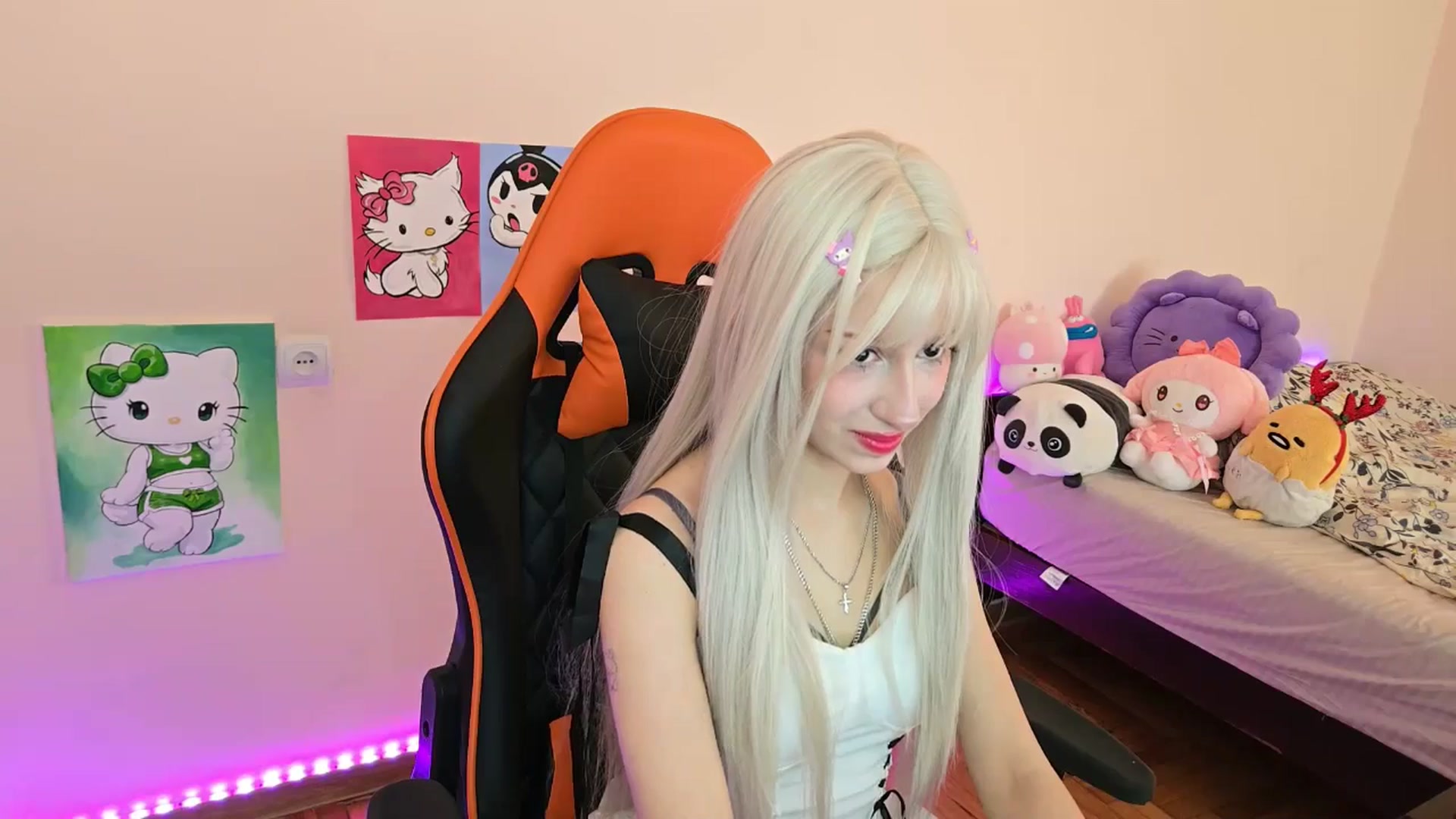 Gallery image thumbnail from PureBlush_xo's myfreecams stream on, 04/19/2026, 07:27 image 14 of 20