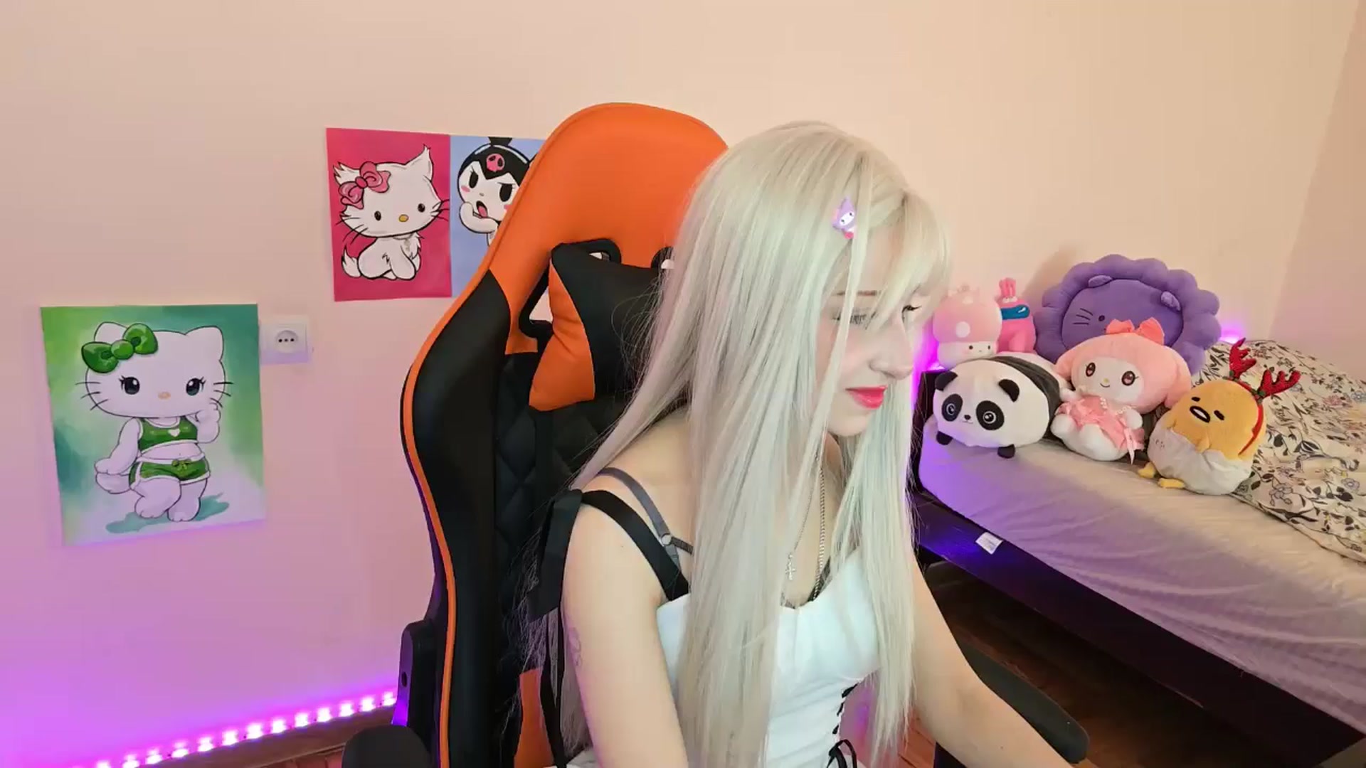 Gallery image thumbnail from PureBlush_xo's myfreecams stream on, 04/19/2026, 07:27 image 10 of 20