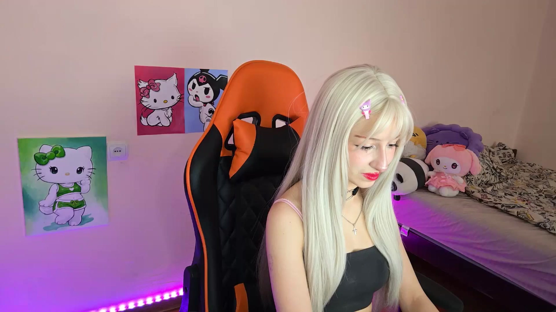 Gallery image thumbnail from PureBlush_xo's myfreecams stream on, 04/28/2026, 05:55 image 6 of 20