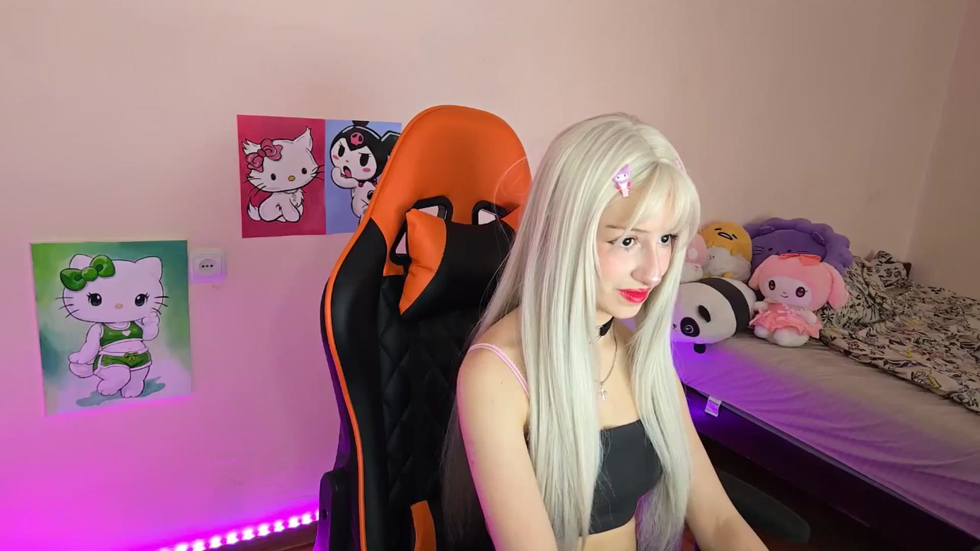 Gallery image thumbnail from PureBlush_xo's myfreecams stream on, 04/28/2026, 05:55 image 17 of 20