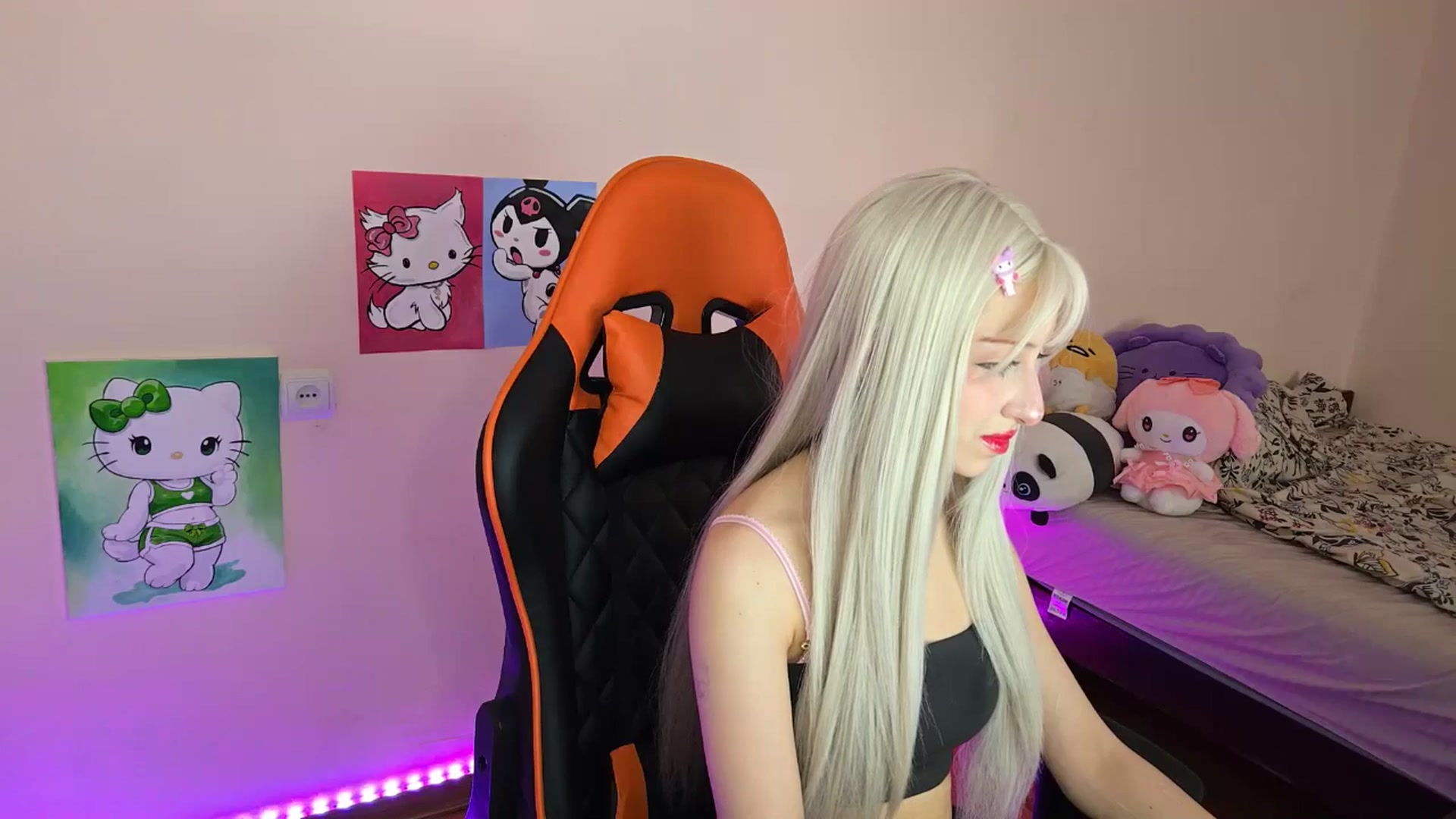 Gallery image thumbnail from PureBlush_xo's myfreecams stream on, 04/28/2026, 05:55 image 16 of 20