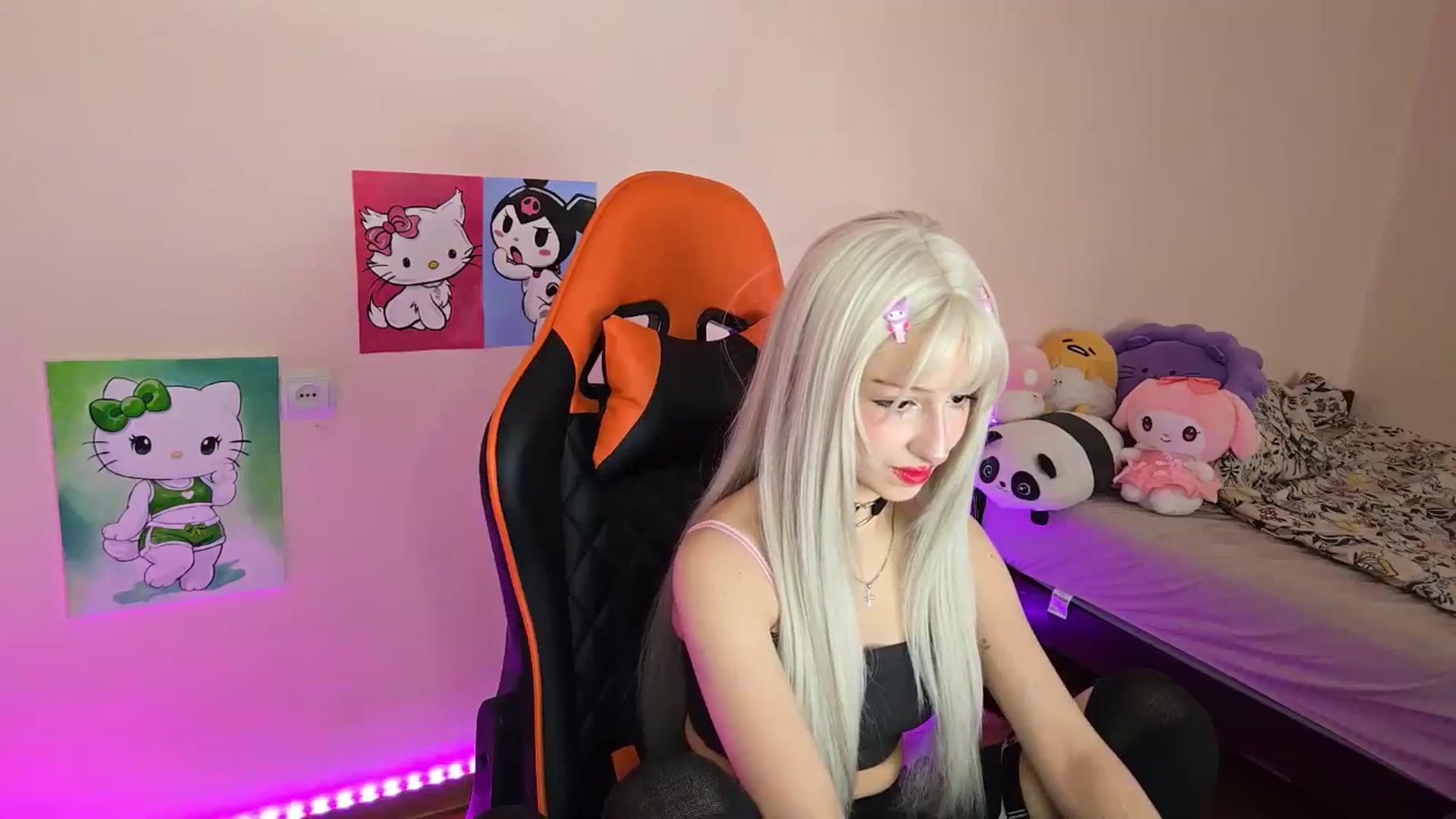 Gallery image thumbnail from PureBlush_xo's myfreecams stream on, 04/28/2026, 05:55 image 19 of 20