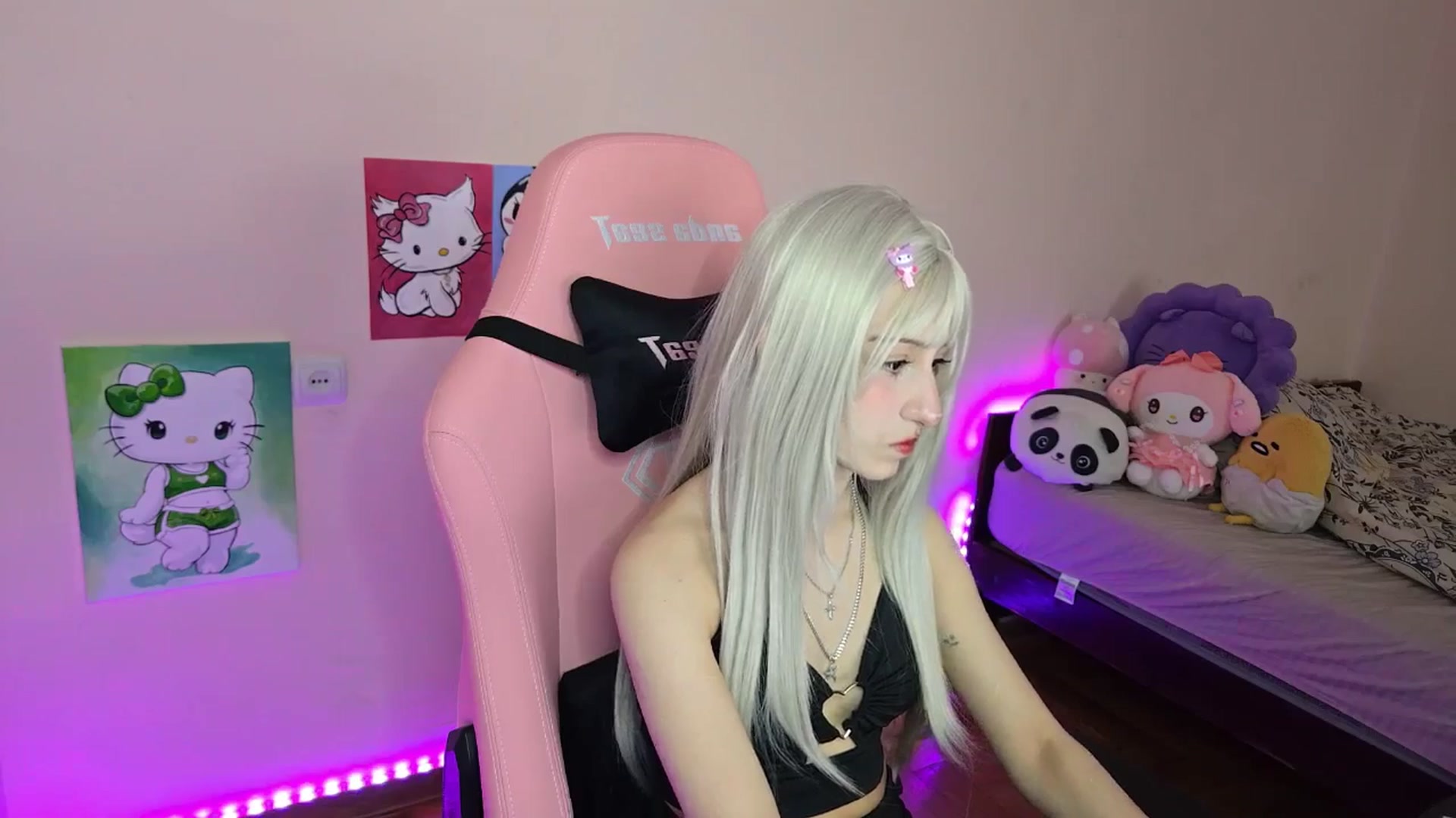 Gallery image thumbnail from PureBlush_xo's myfreecams stream on, 04/30/2026, 06:39 image 12 of 20