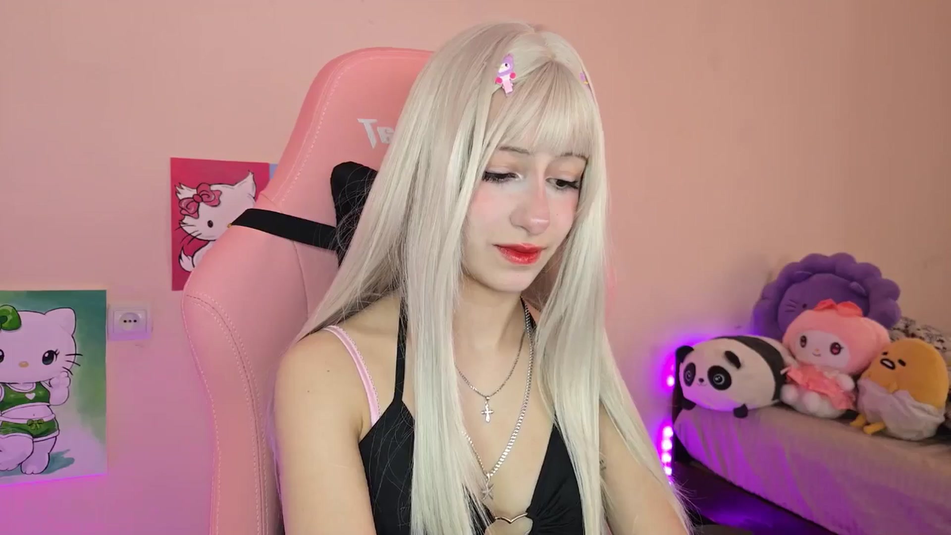 Gallery image thumbnail from PureBlush_xo's myfreecams stream on, 05/07/2026, 04:49 image 6 of 20