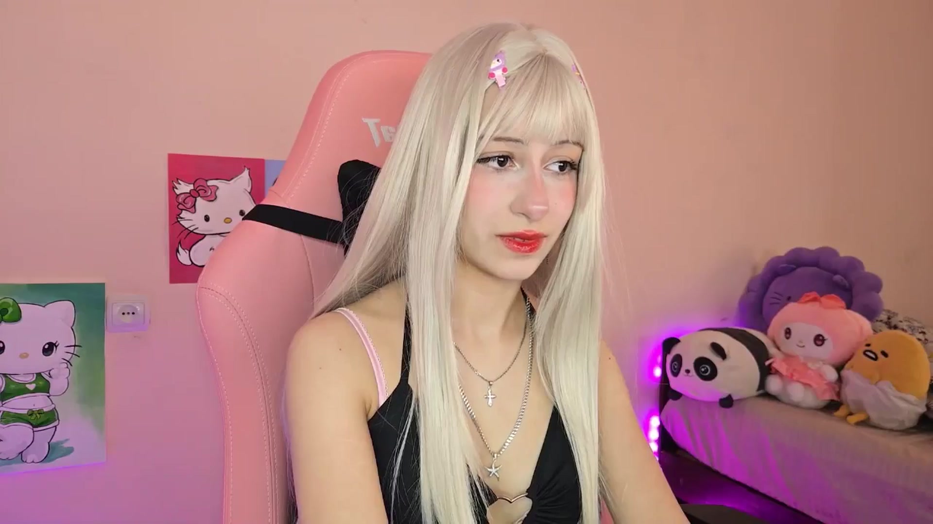 Gallery image thumbnail from PureBlush_xo's myfreecams stream on, 05/07/2026, 04:49 image 17 of 20