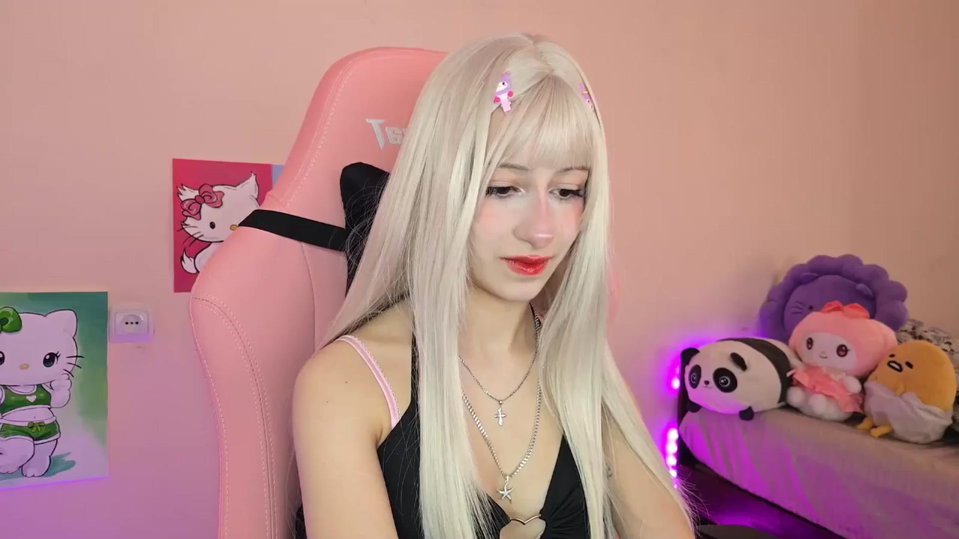 Gallery image thumbnail from PureBlush_xo's myfreecams stream on, 05/07/2026, 04:49 image 9 of 20