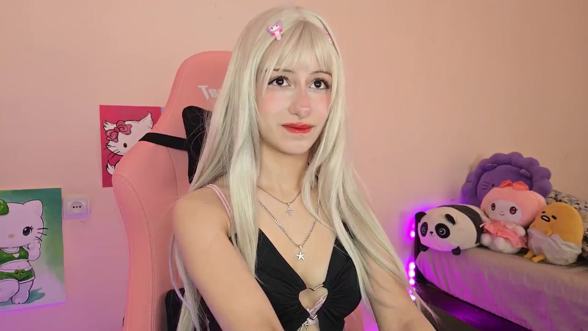Gallery image thumbnail from PureBlush_xo's myfreecams stream on, 05/07/2026, 06:20 image 12 of 20