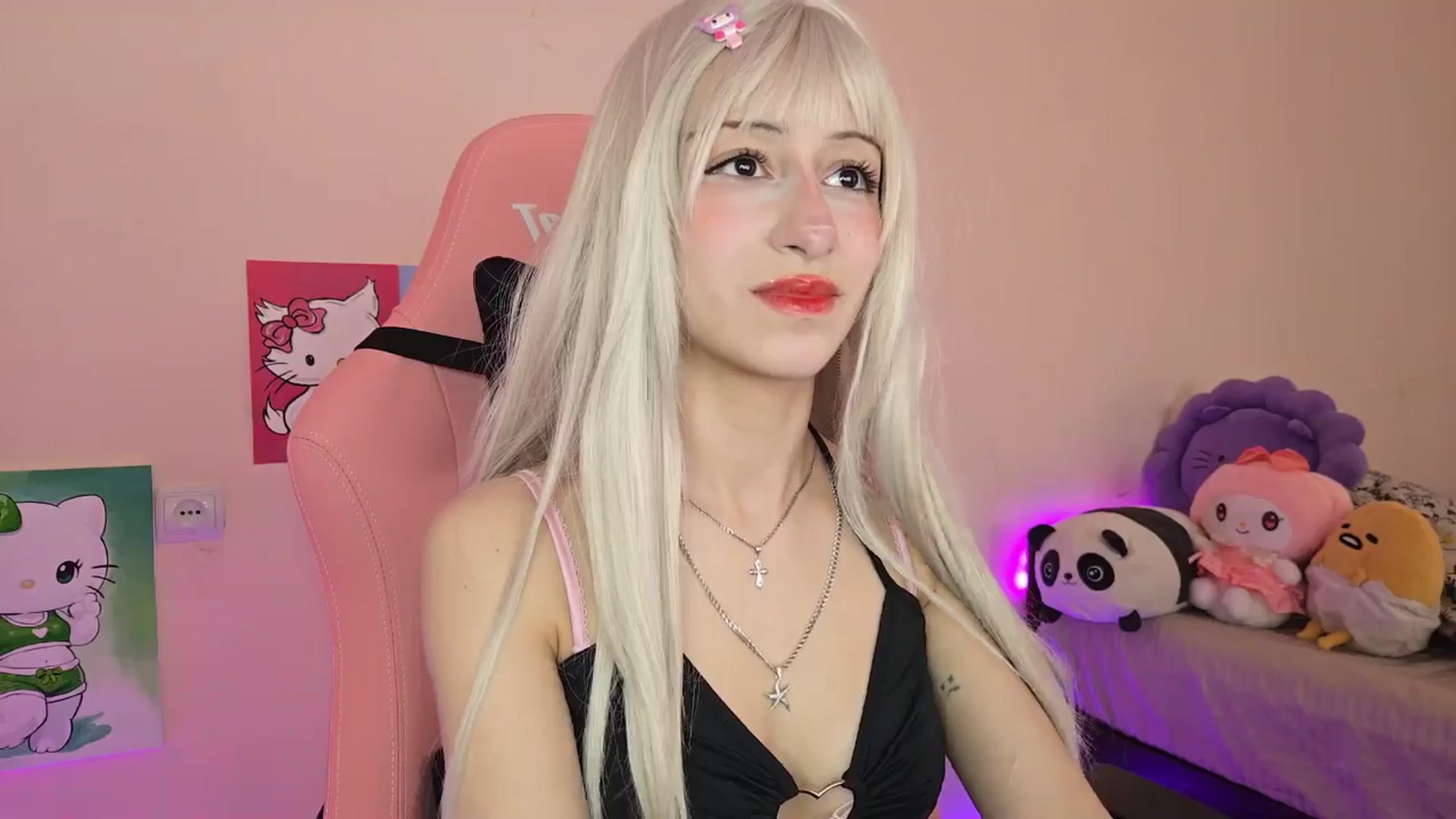 Gallery image thumbnail from PureBlush_xo's myfreecams stream on, 05/07/2026, 06:20 image 6 of 20