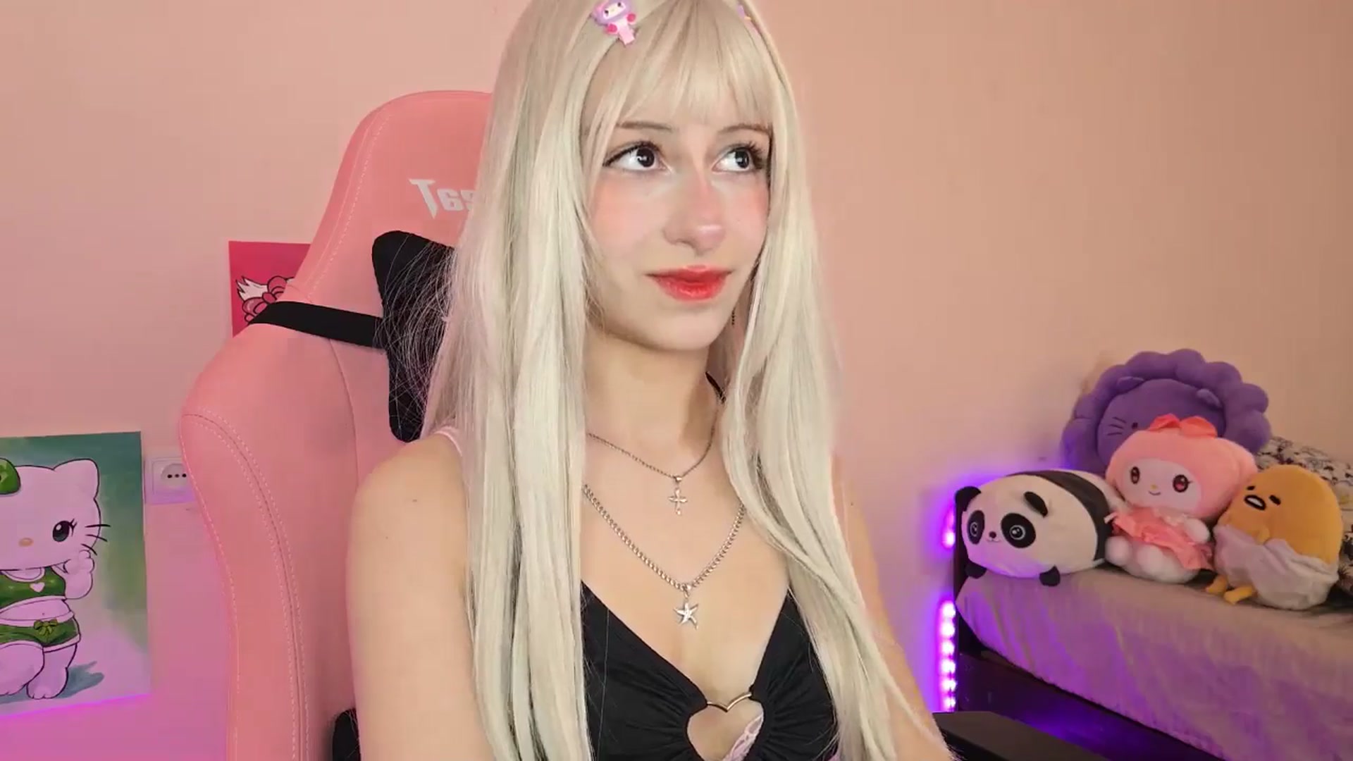 Gallery image thumbnail from PureBlush_xo's myfreecams stream on, 05/07/2026, 06:20 image 14 of 20