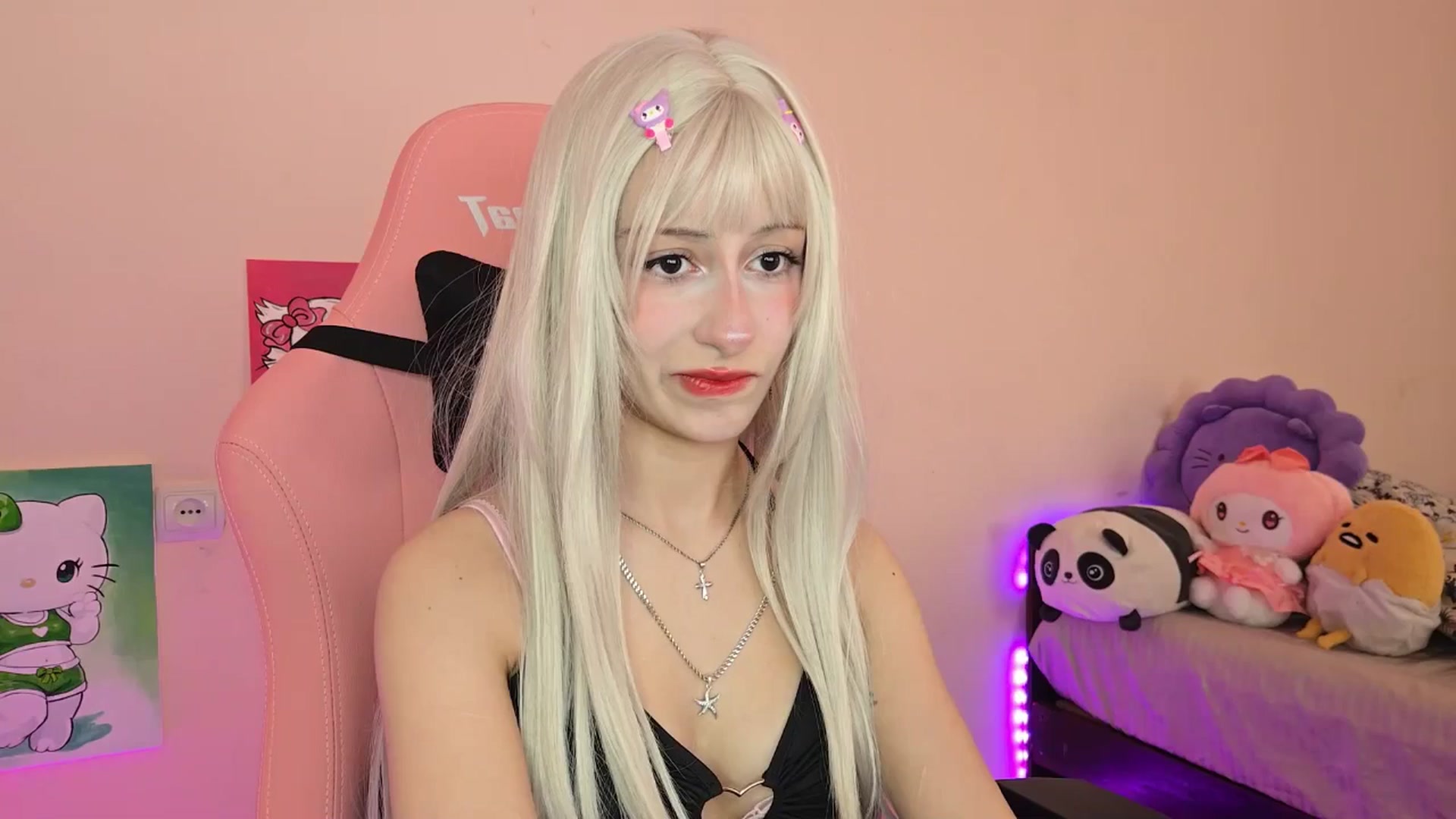 Gallery image thumbnail from PureBlush_xo's myfreecams stream on, 05/07/2026, 06:20 image 19 of 20