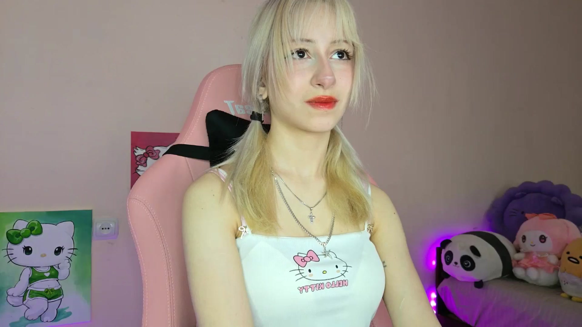 Gallery image thumbnail from PureBlush_xo's myfreecams stream on, 05/09/2026, 05:32 image 9 of 20