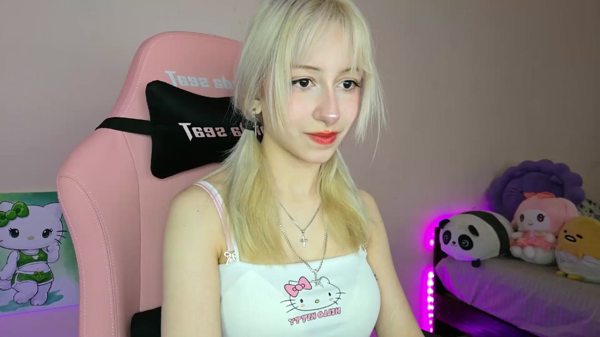 Gallery image thumbnail from PureBlush_xo's myfreecams stream on, 05/09/2026, 05:32 image 17 of 20
