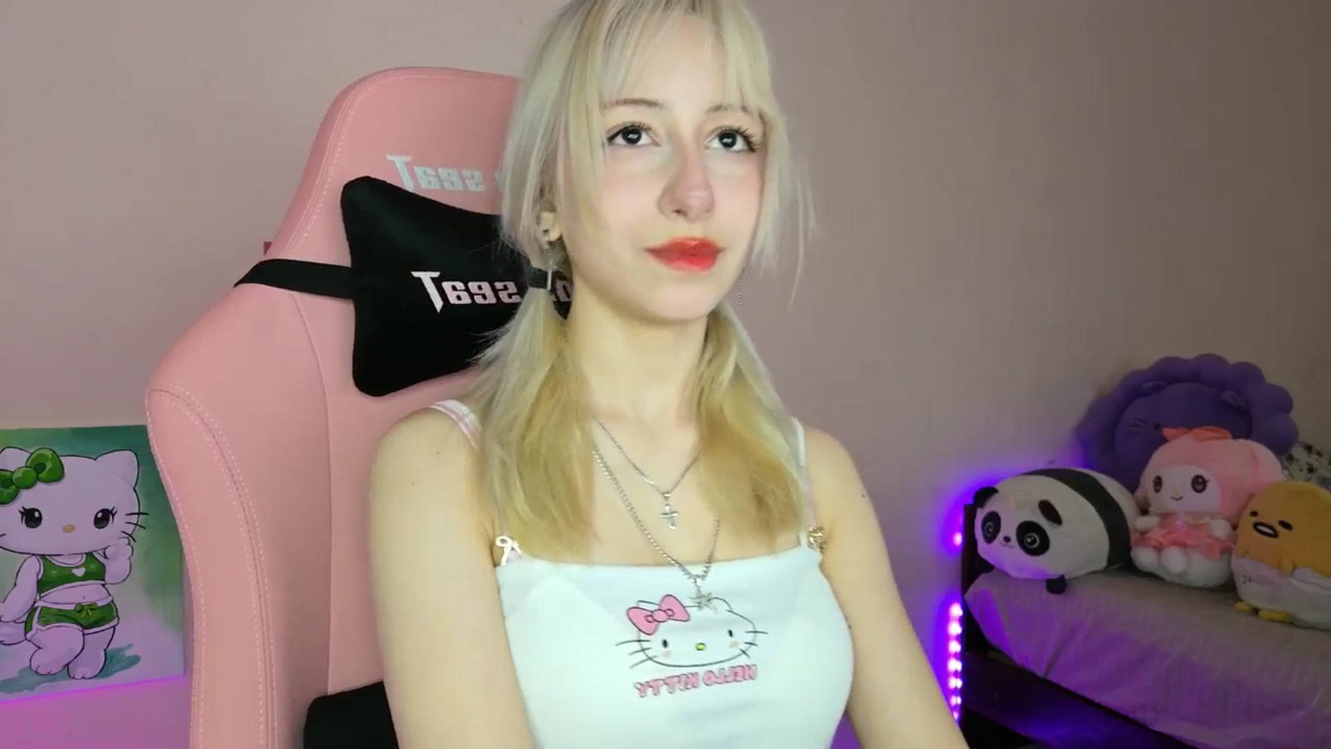 Gallery image thumbnail from PureBlush_xo's myfreecams stream on, 05/09/2026, 05:32 image 18 of 20