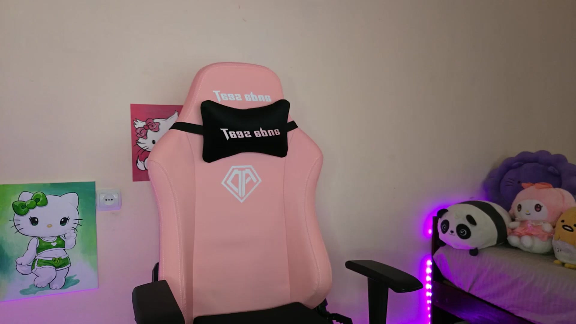 Gallery image thumbnail from PureBlush_xo's myfreecams stream on, 05/09/2026, 05:32 image 2 of 20