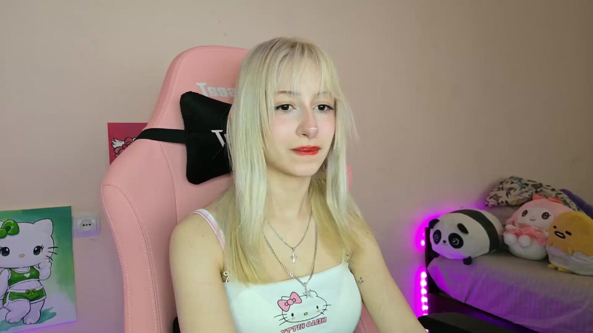 Gallery image thumbnail from PureBlush_xo's myfreecams stream on, 05/09/2026, 08:11 image 15 of 20