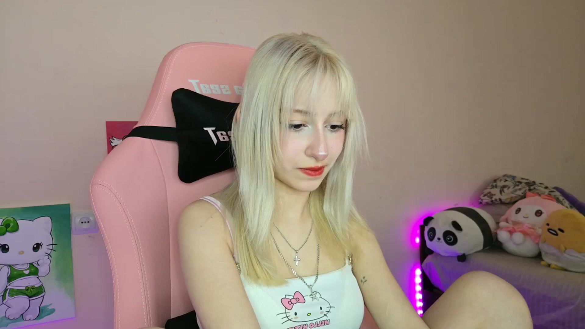 Gallery image thumbnail from PureBlush_xo's myfreecams stream on, 05/09/2026, 08:11 image 19 of 20