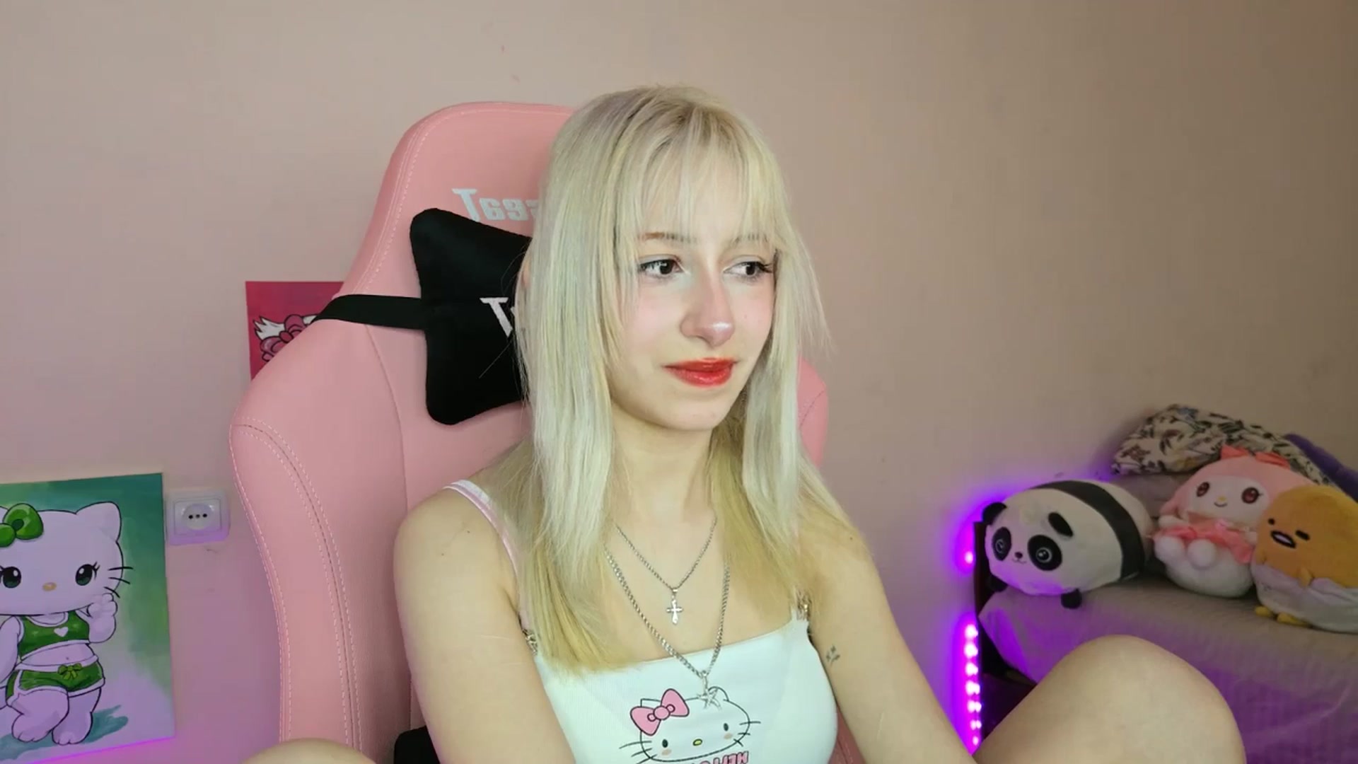 Gallery image thumbnail from PureBlush_xo's myfreecams stream on, 05/09/2026, 08:11 image 18 of 20