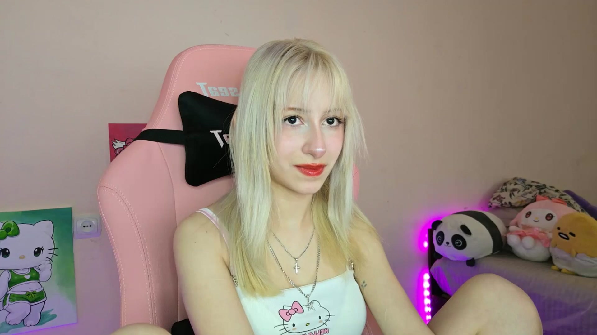 Gallery image thumbnail from PureBlush_xo's myfreecams stream on, 05/09/2026, 08:11 image 17 of 20