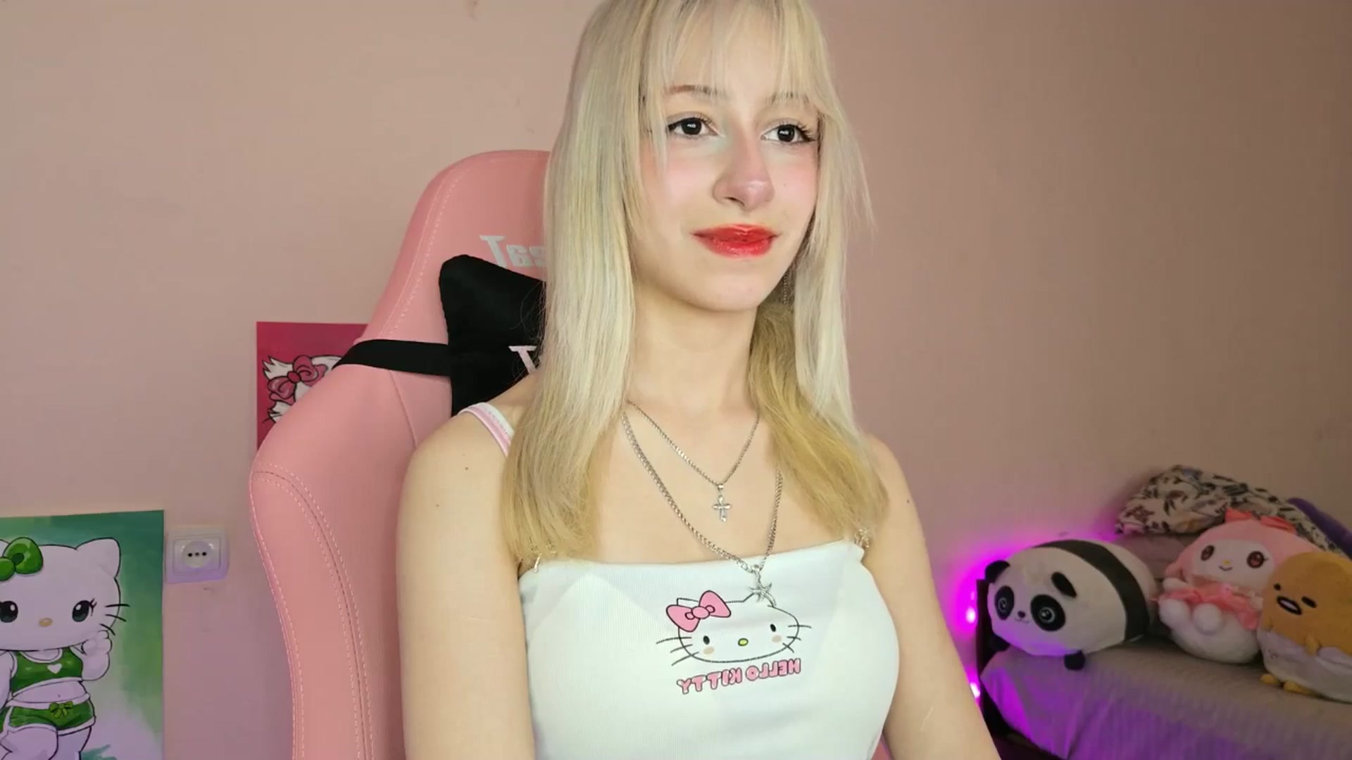 Gallery image thumbnail from PureBlush_xo's myfreecams stream on, 05/09/2026, 08:11 image 8 of 20