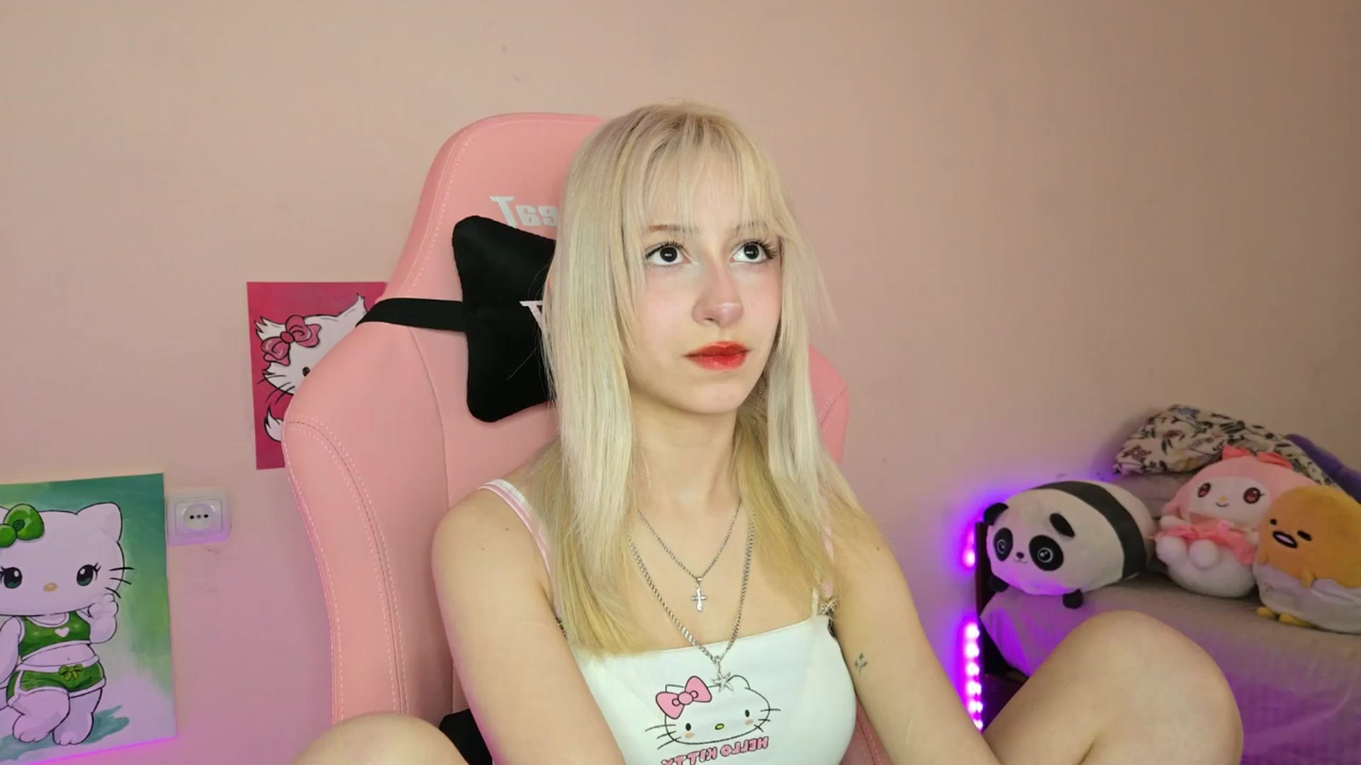 Gallery image thumbnail from PureBlush_xo's myfreecams stream on, 05/09/2026, 08:11 image 16 of 20