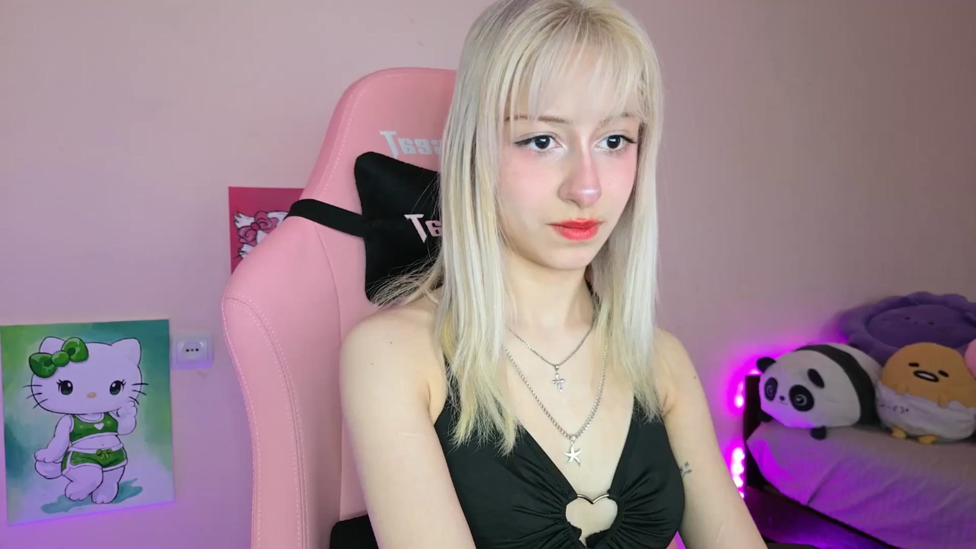 Gallery image thumbnail from PureBlush_xo's myfreecams stream on, 05/10/2026, 05:10 image 17 of 20