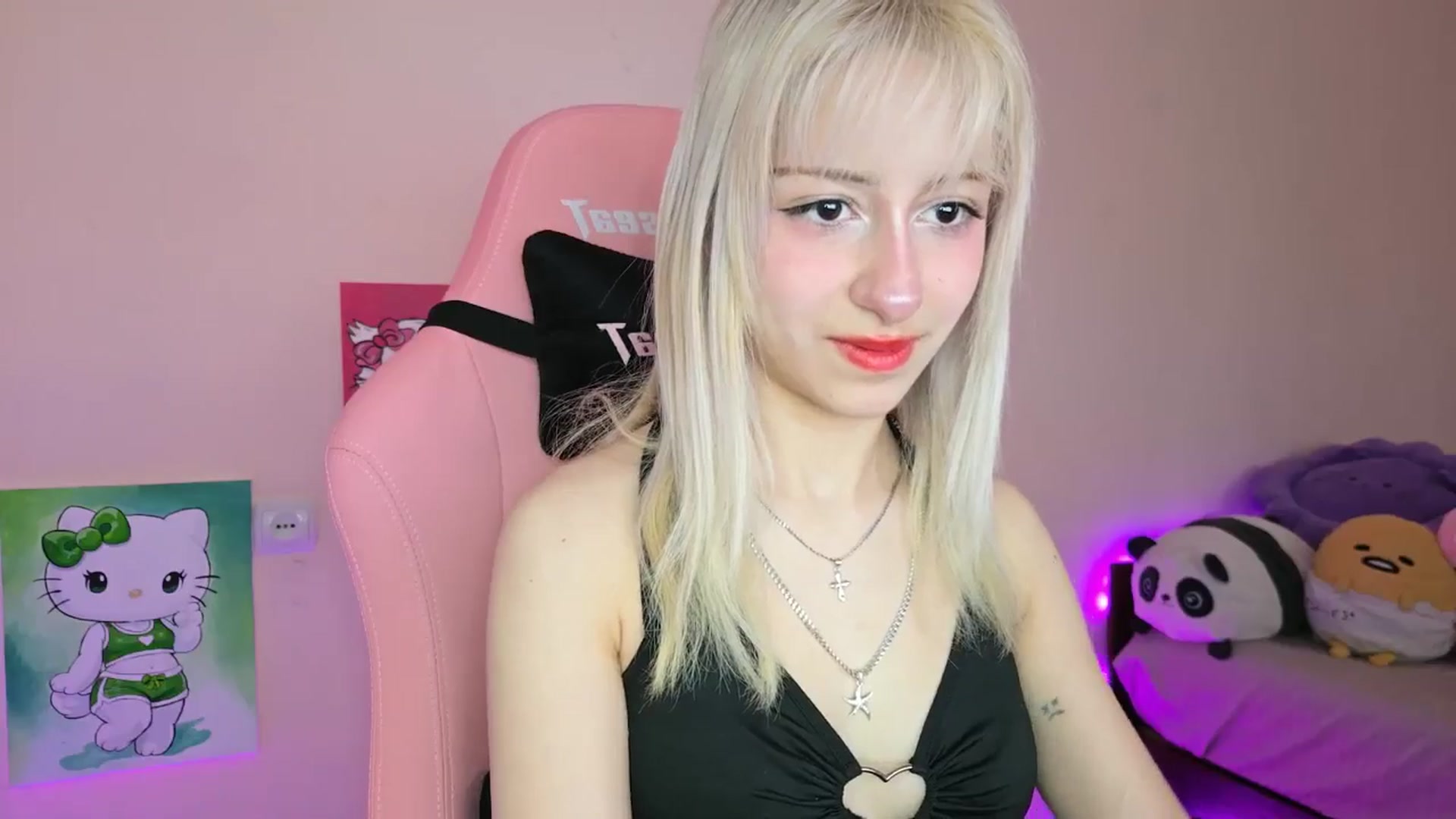 Gallery image thumbnail from PureBlush_xo's myfreecams stream on, 05/10/2026, 05:10 image 3 of 20