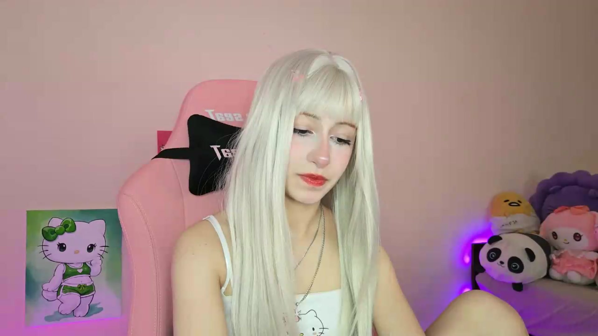 Gallery image thumbnail from PureBlush_xo's myfreecams stream on, 05/14/2026, 07:34 image 17 of 20