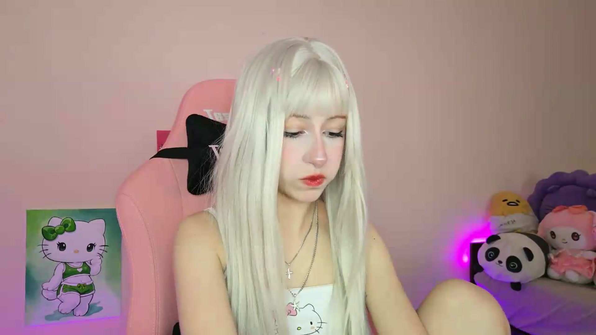 Gallery image thumbnail from PureBlush_xo's myfreecams stream on, 05/14/2026, 07:34 image 16 of 20
