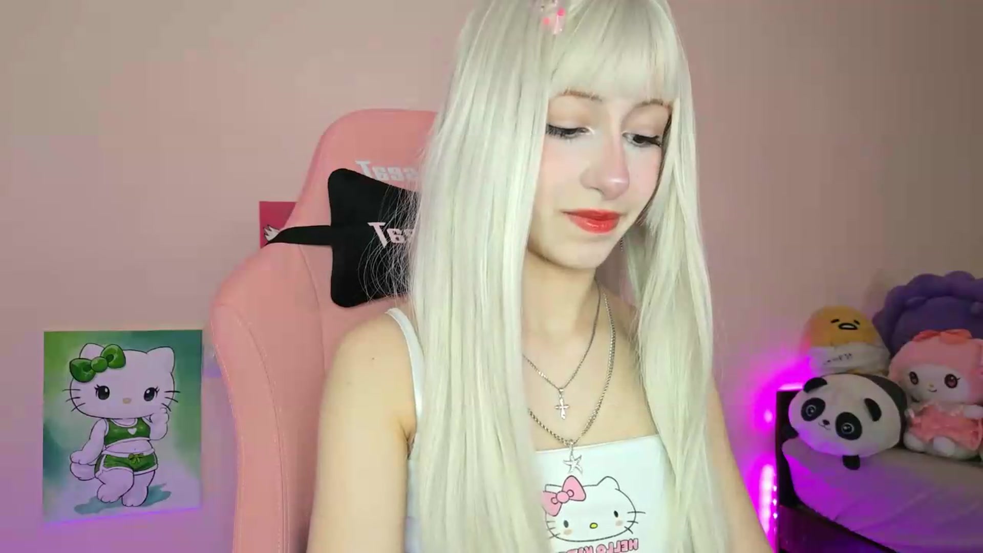 Gallery image thumbnail from PureBlush_xo's myfreecams stream on, 05/14/2026, 07:34 image 4 of 20