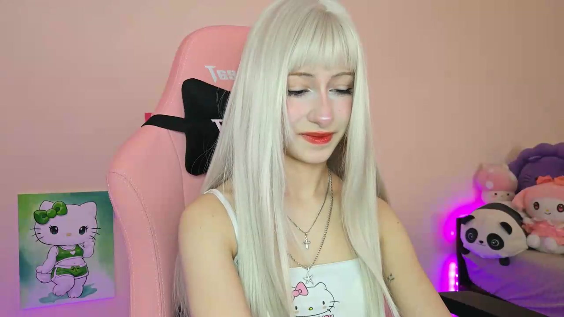 Gallery image thumbnail from PureBlush_xo's myfreecams stream on, 05/15/2026, 06:34 image 2 of 20