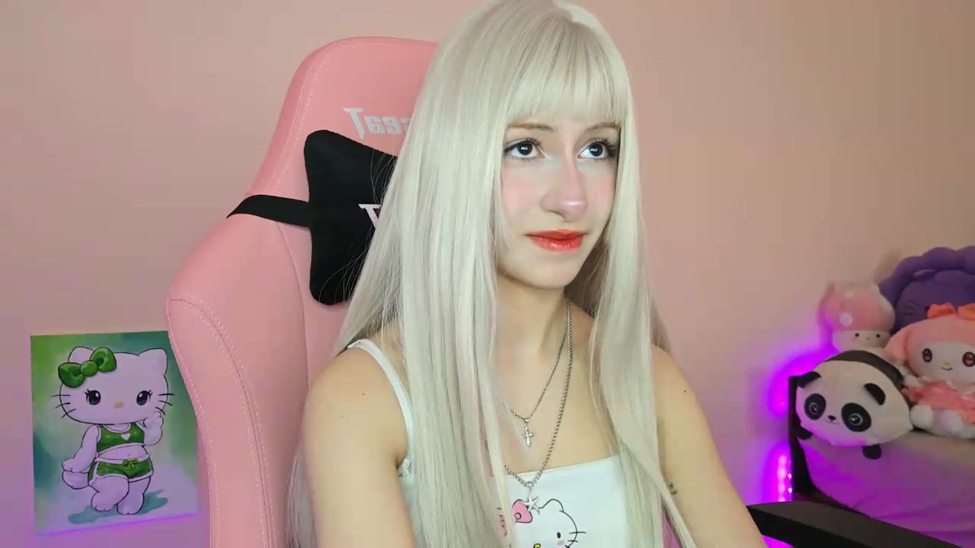 Gallery image thumbnail from PureBlush_xo's myfreecams stream on, 05/15/2026, 06:34 image 4 of 20