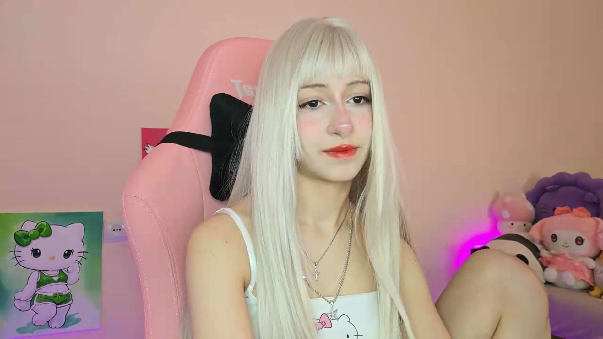 Gallery image thumbnail from PureBlush_xo's myfreecams stream on, 05/15/2026, 06:34 image 12 of 20