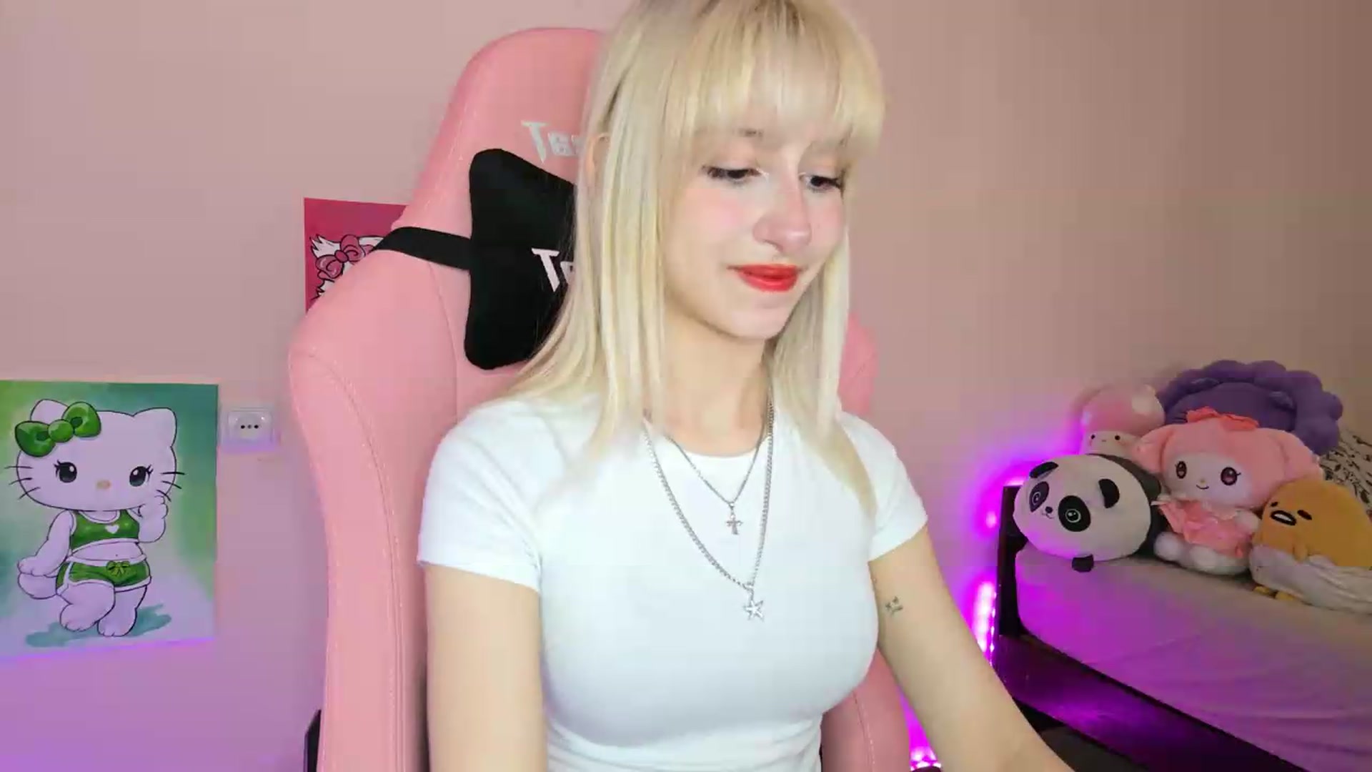 Gallery image thumbnail from PureBlush_xo's myfreecams stream on, 05/17/2026, 08:10 image 19 of 20