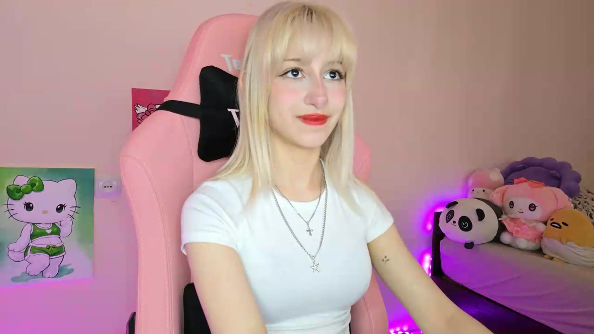 Gallery image thumbnail from PureBlush_xo's myfreecams stream on, 05/17/2026, 08:10 image 8 of 20