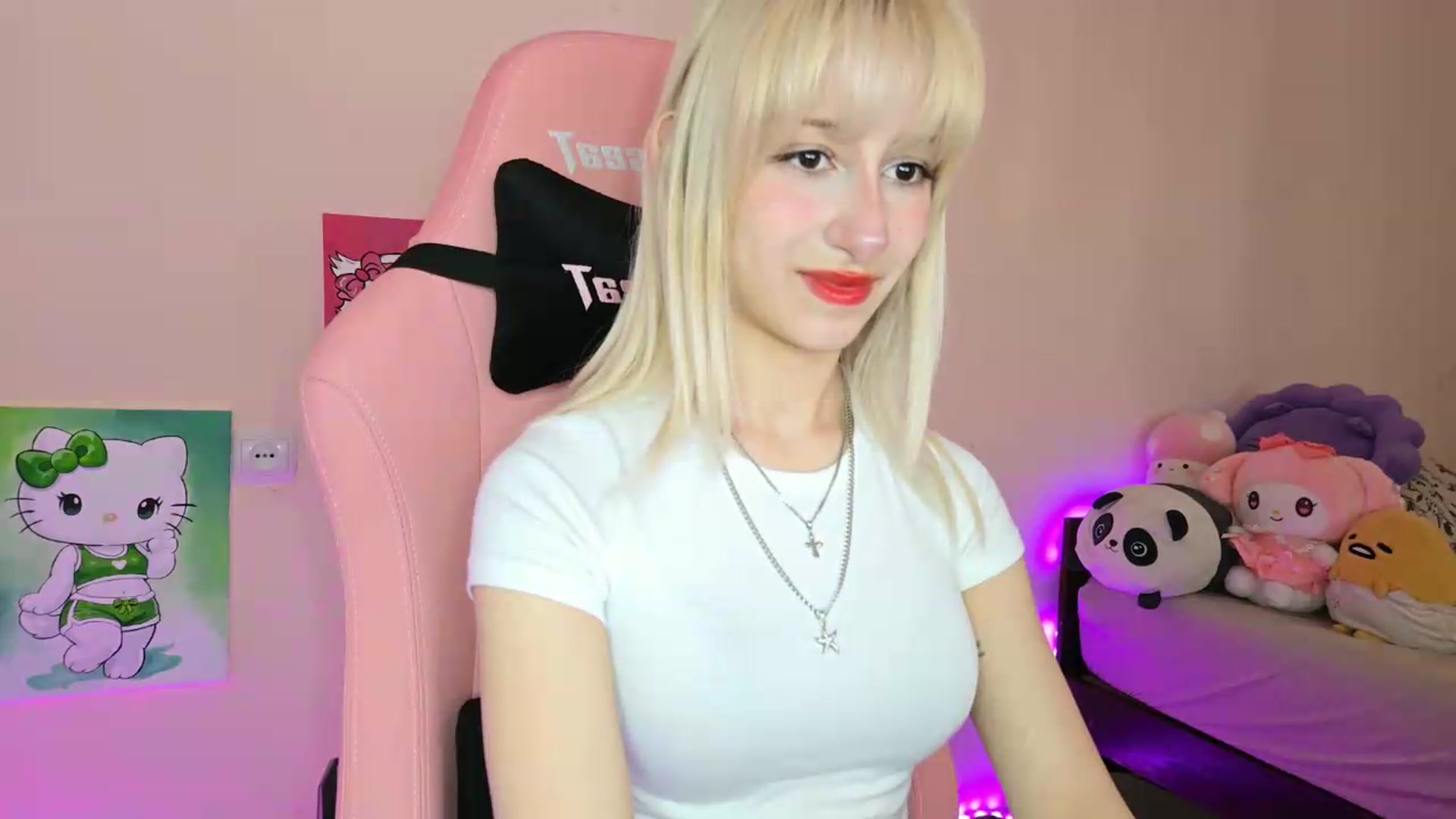 Gallery image thumbnail from PureBlush_xo's myfreecams stream on, 05/17/2026, 08:10 image 12 of 20