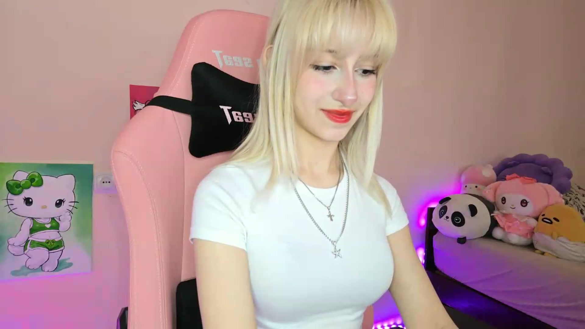 Gallery image thumbnail from PureBlush_xo's myfreecams stream on, 05/17/2026, 08:10 image 17 of 20