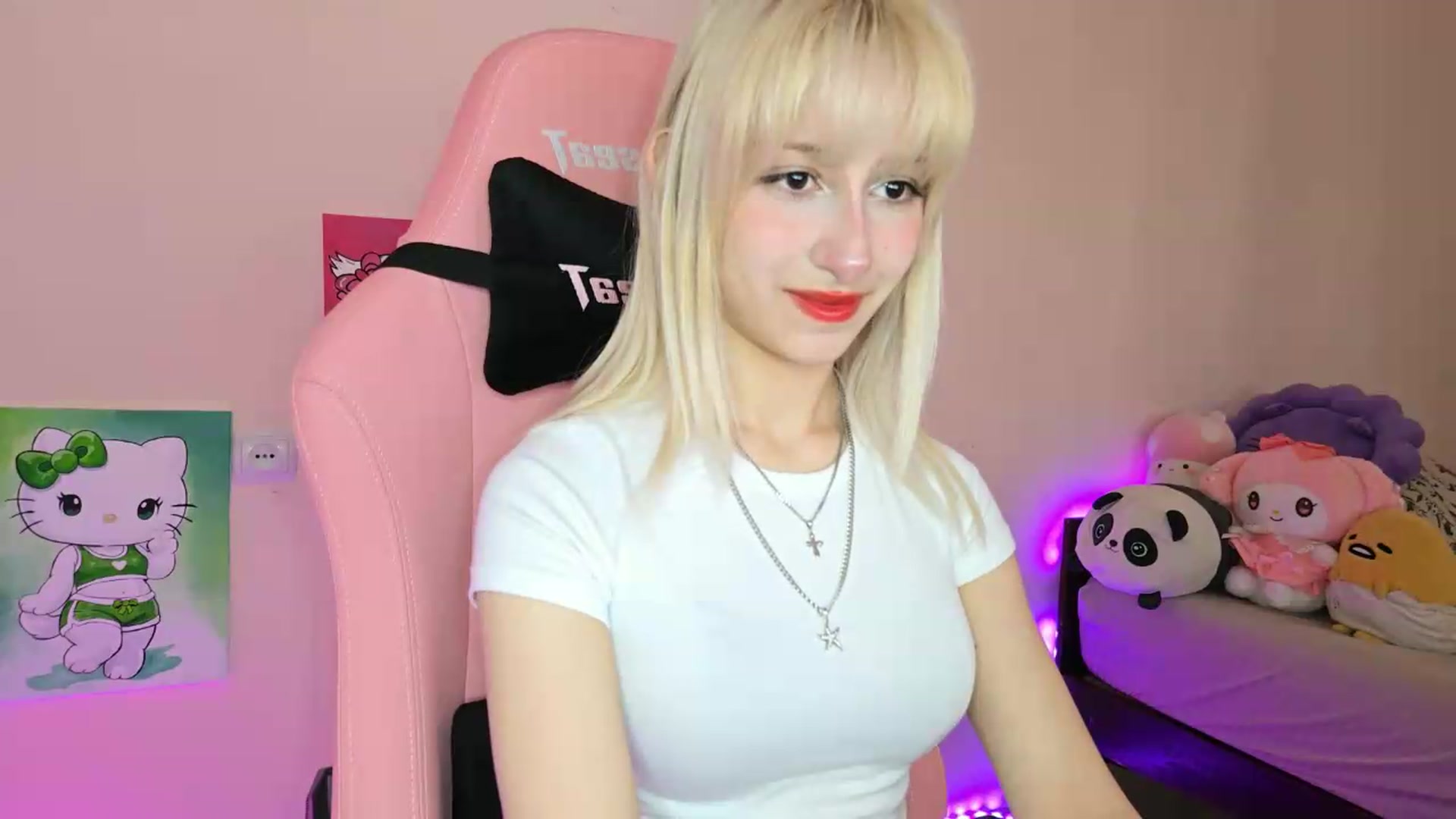 Gallery image thumbnail from PureBlush_xo's myfreecams stream on, 05/17/2026, 08:10 image 11 of 20