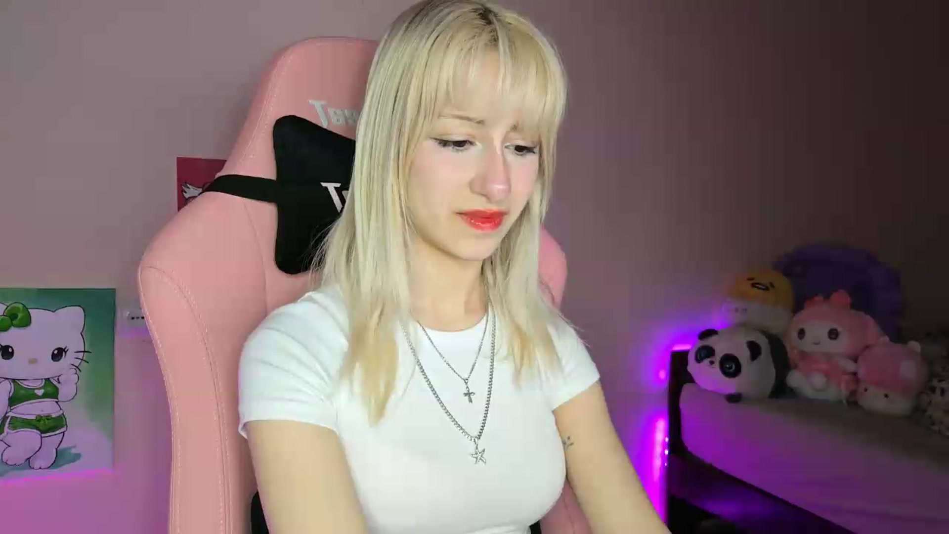Gallery image thumbnail from PureBlush_xo's myfreecams stream on, 05/20/2026, 01:07 image 8 of 20