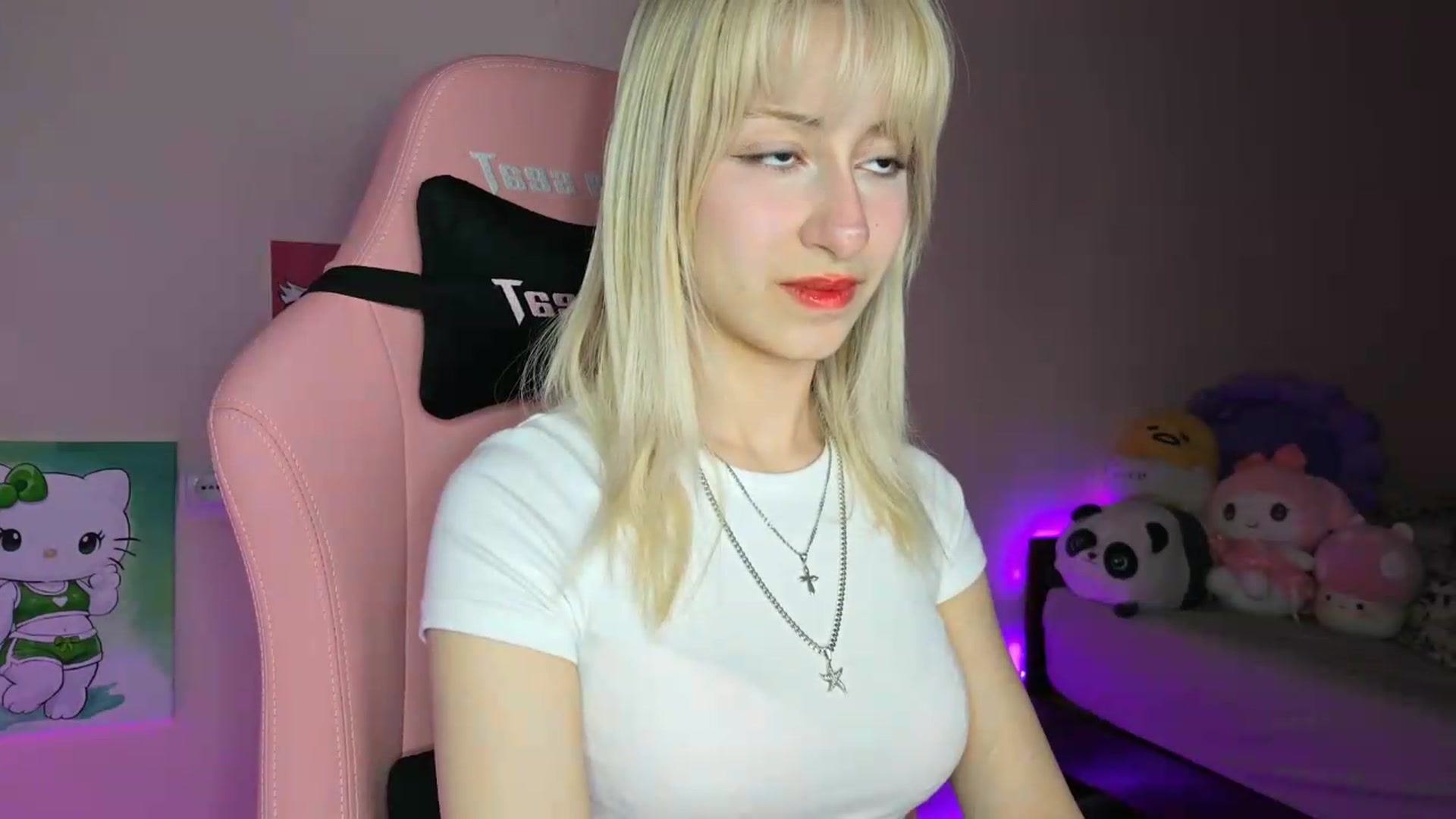 Gallery image thumbnail from PureBlush_xo's myfreecams stream on, 05/20/2026, 01:07 image 10 of 20
