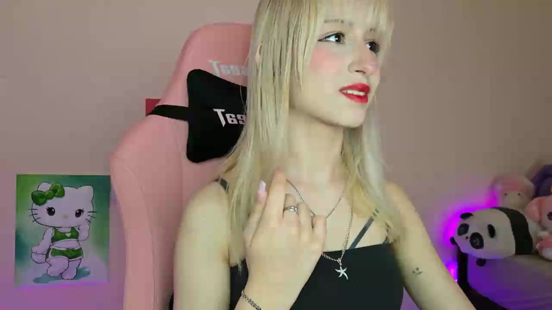 Gallery image thumbnail from PureBlush_xo's myfreecams stream on, 05/21/2026, 04:46 image 13 of 20