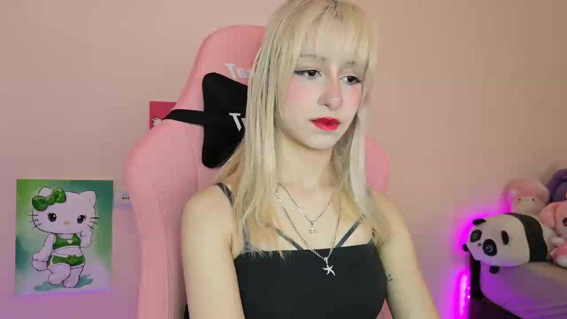 Gallery image thumbnail from PureBlush_xo's myfreecams stream on, 05/21/2026, 04:46 image 18 of 20