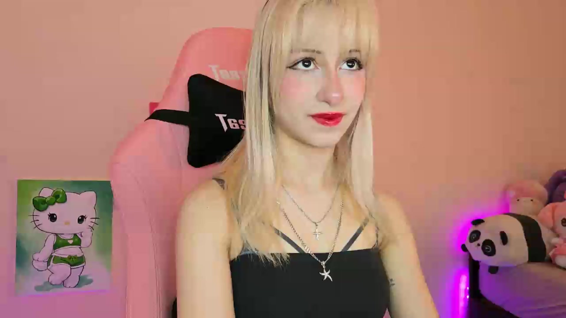 Gallery image thumbnail from PureBlush_xo's myfreecams stream on, 05/21/2026, 04:46 image 2 of 20