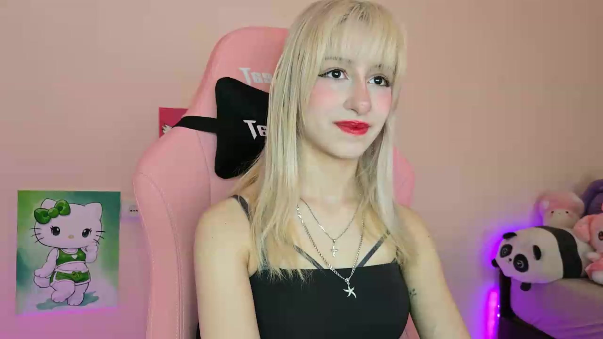 Gallery image thumbnail from PureBlush_xo's myfreecams stream on, 05/21/2026, 04:46 image 19 of 20